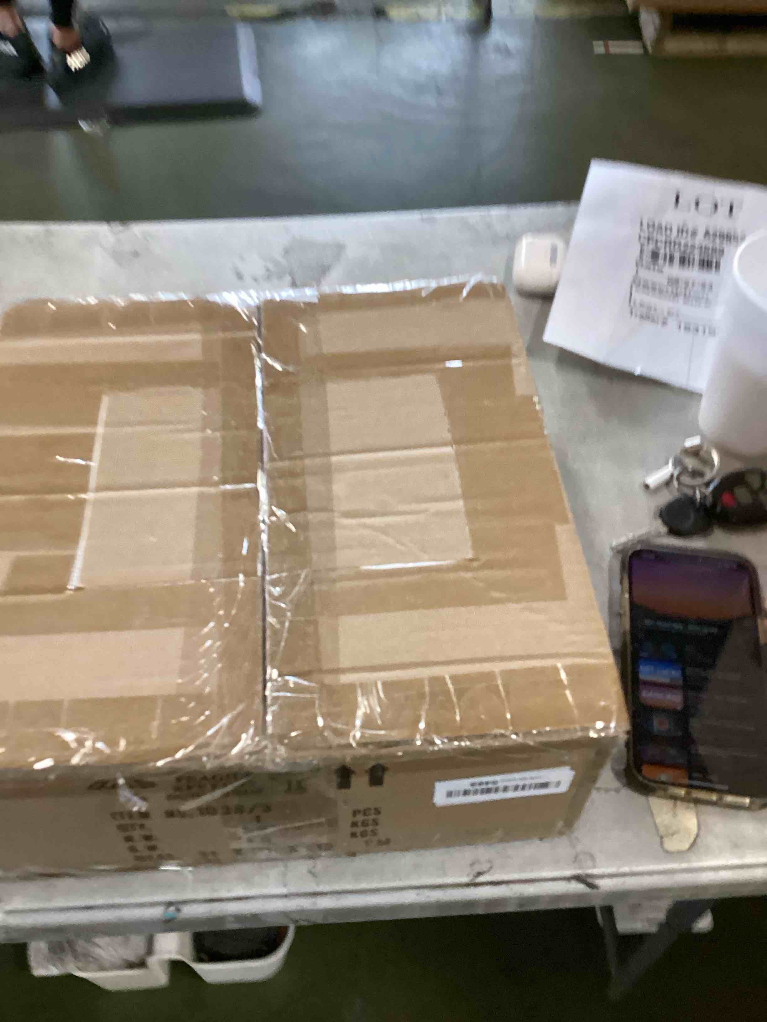 https://s3.amazonaws.com/lotting-images-prod/bidfta/RED6848288_1720537765482.jpeg