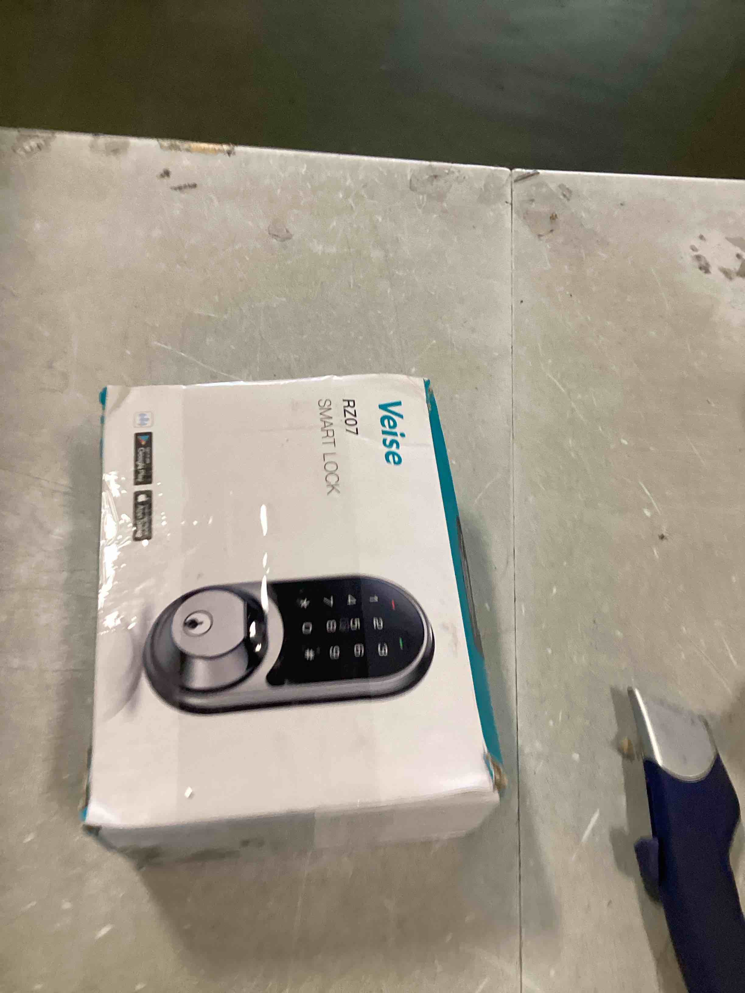 https://s3.amazonaws.com/lotting-images-prod/bidfta/RED6848336_1720543978640.jpeg