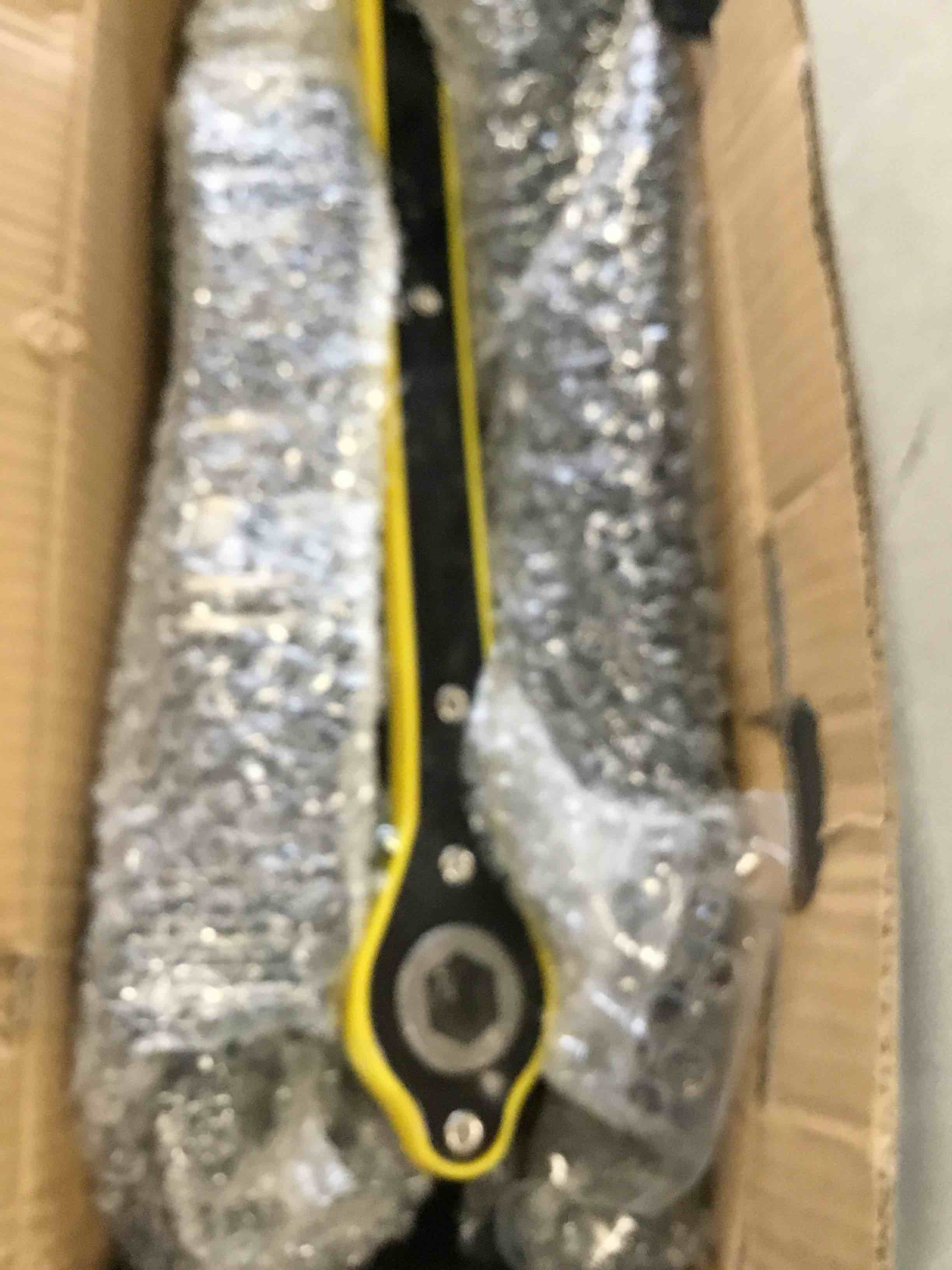 https://s3.amazonaws.com/lotting-images-prod/bidfta/RED6849395_1721330346090.jpeg