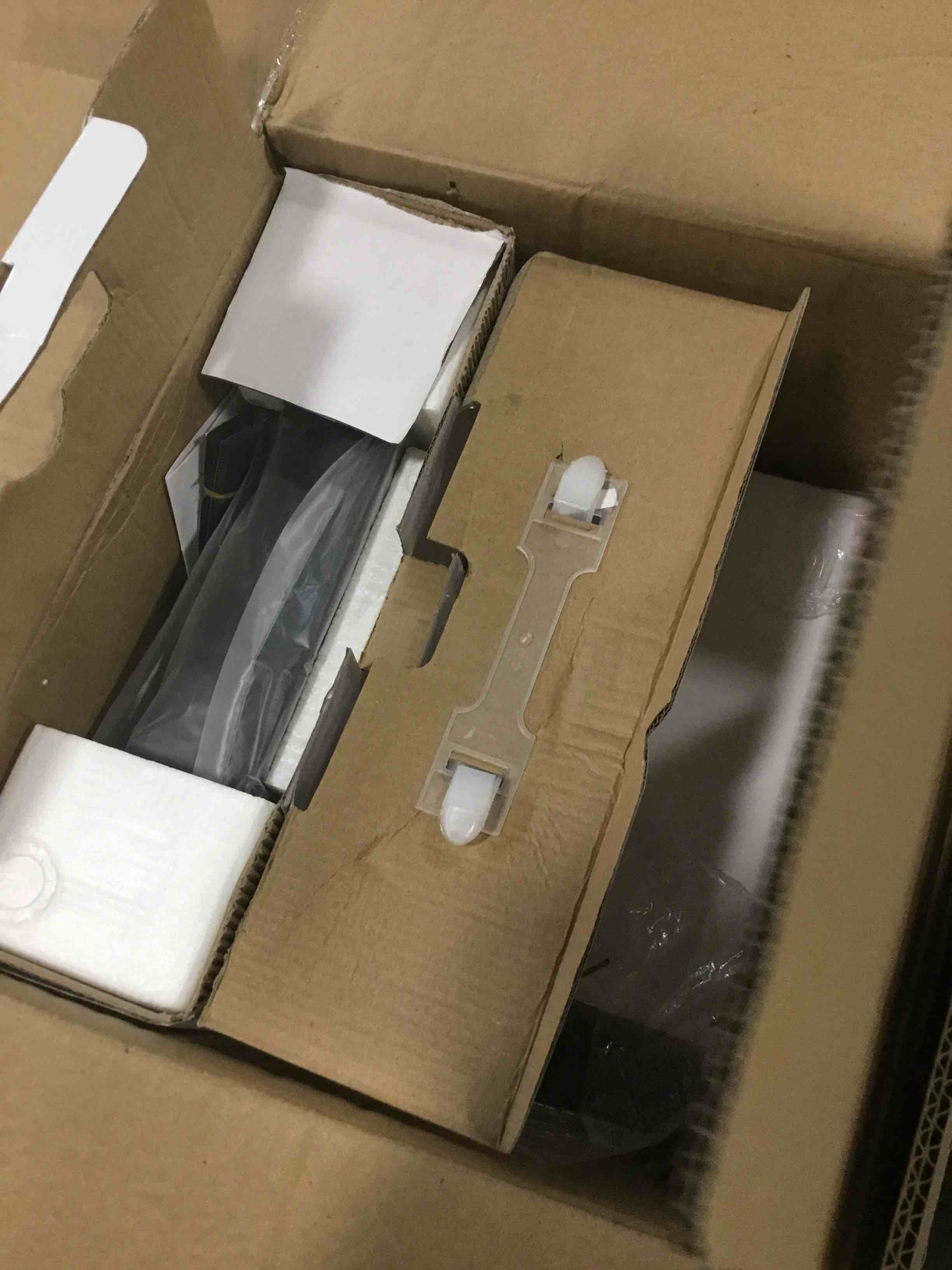 https://s3.amazonaws.com/lotting-images-prod/bidfta/RED6849530_1720455642737.jpeg