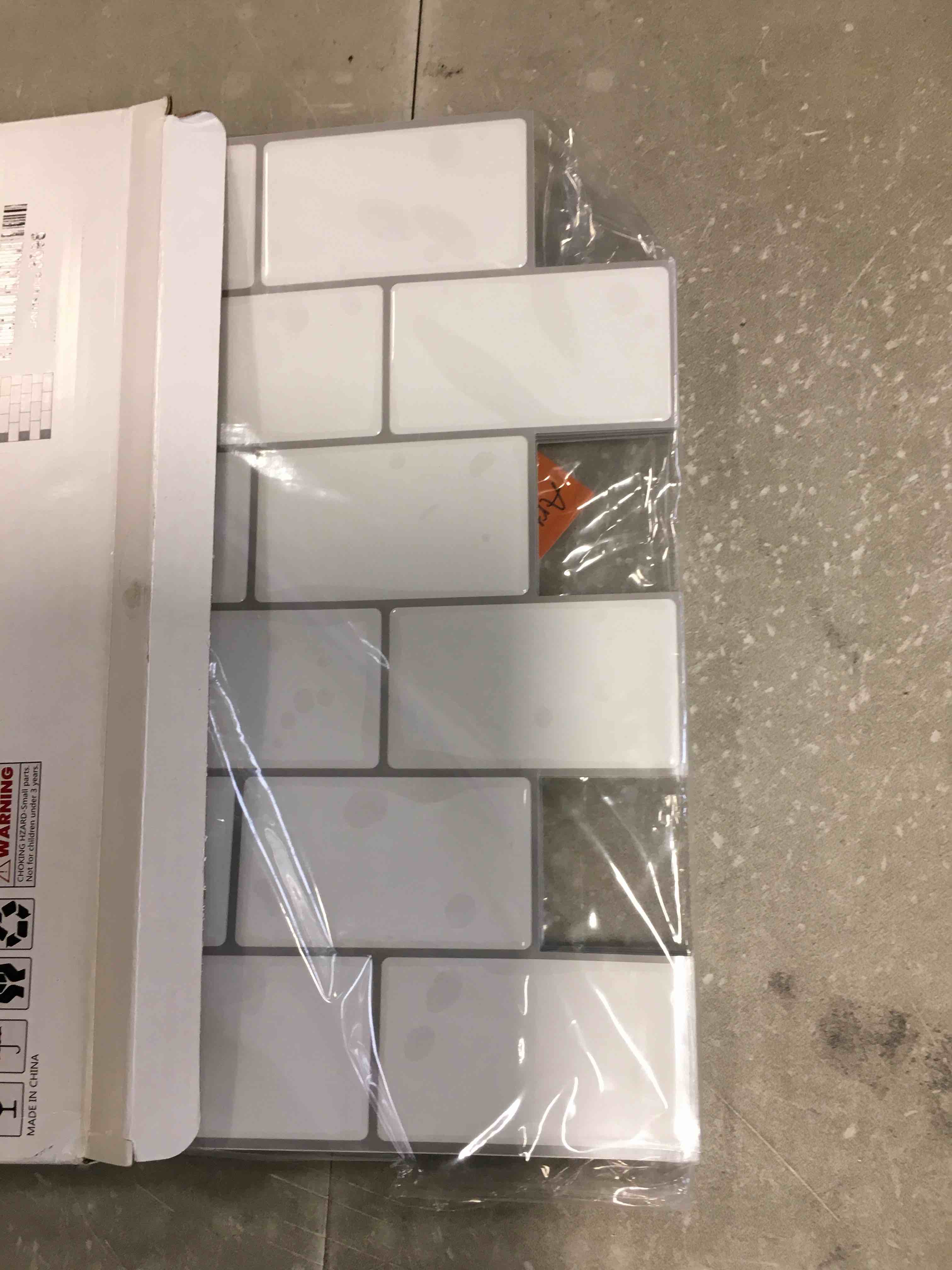 https://s3.amazonaws.com/lotting-images-prod/bidfta/RED6849619_1720527516602.jpeg