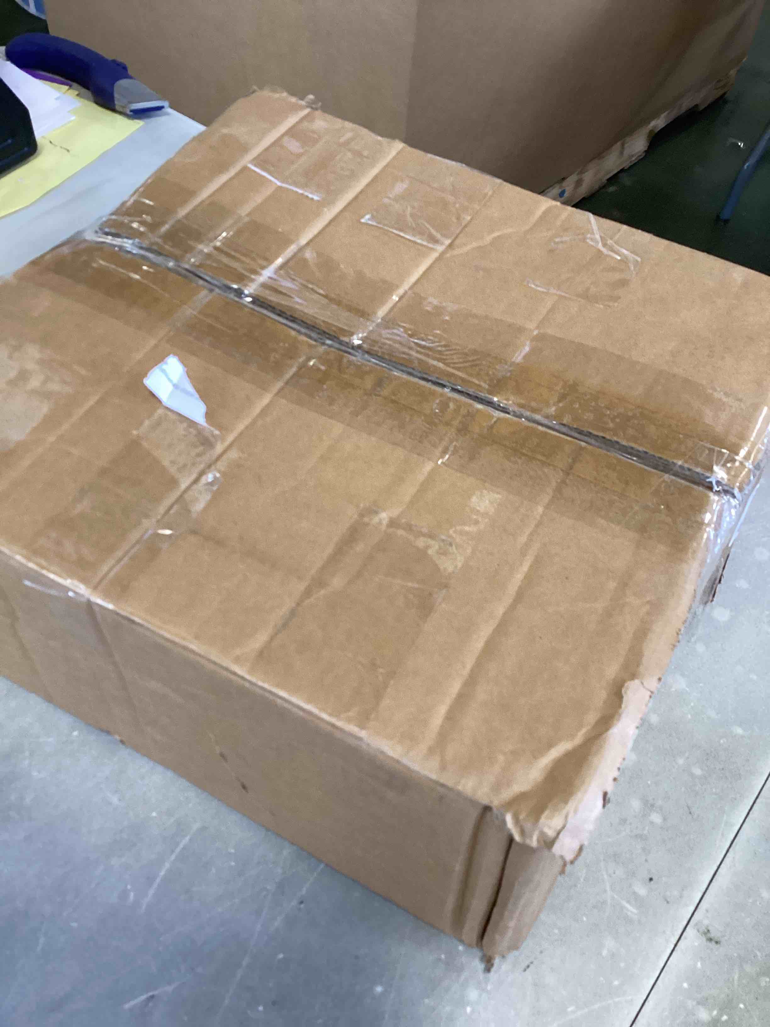 https://s3.amazonaws.com/lotting-images-prod/bidfta/RED6850068_1720638225621.jpeg