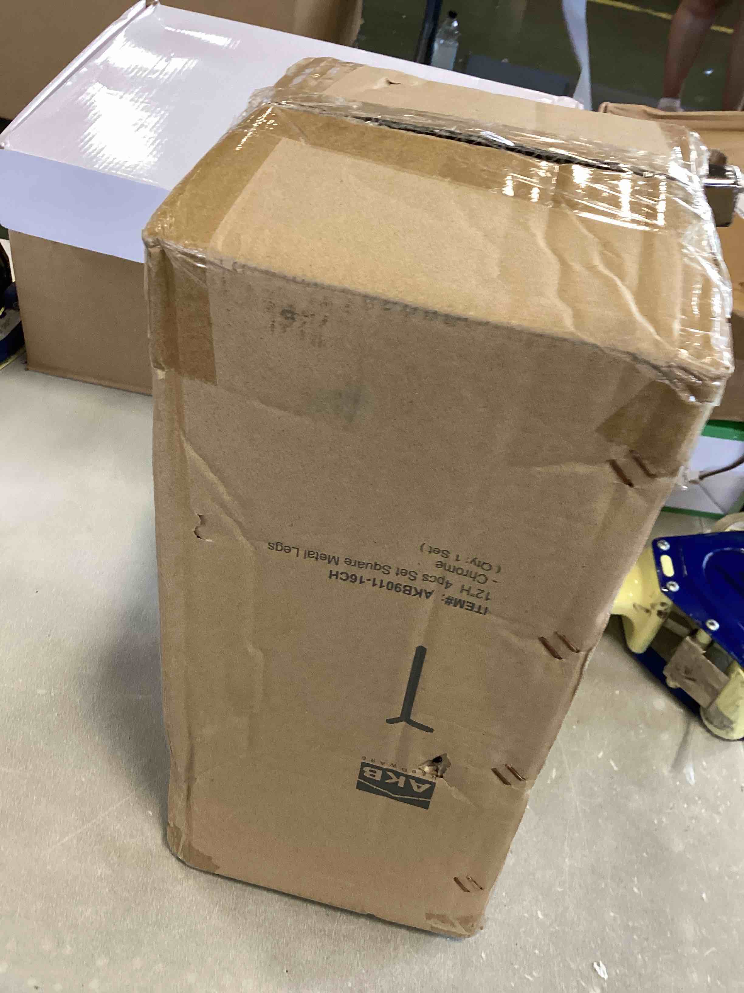 https://s3.amazonaws.com/lotting-images-prod/bidfta/RED6850240_1720726127865.jpeg
