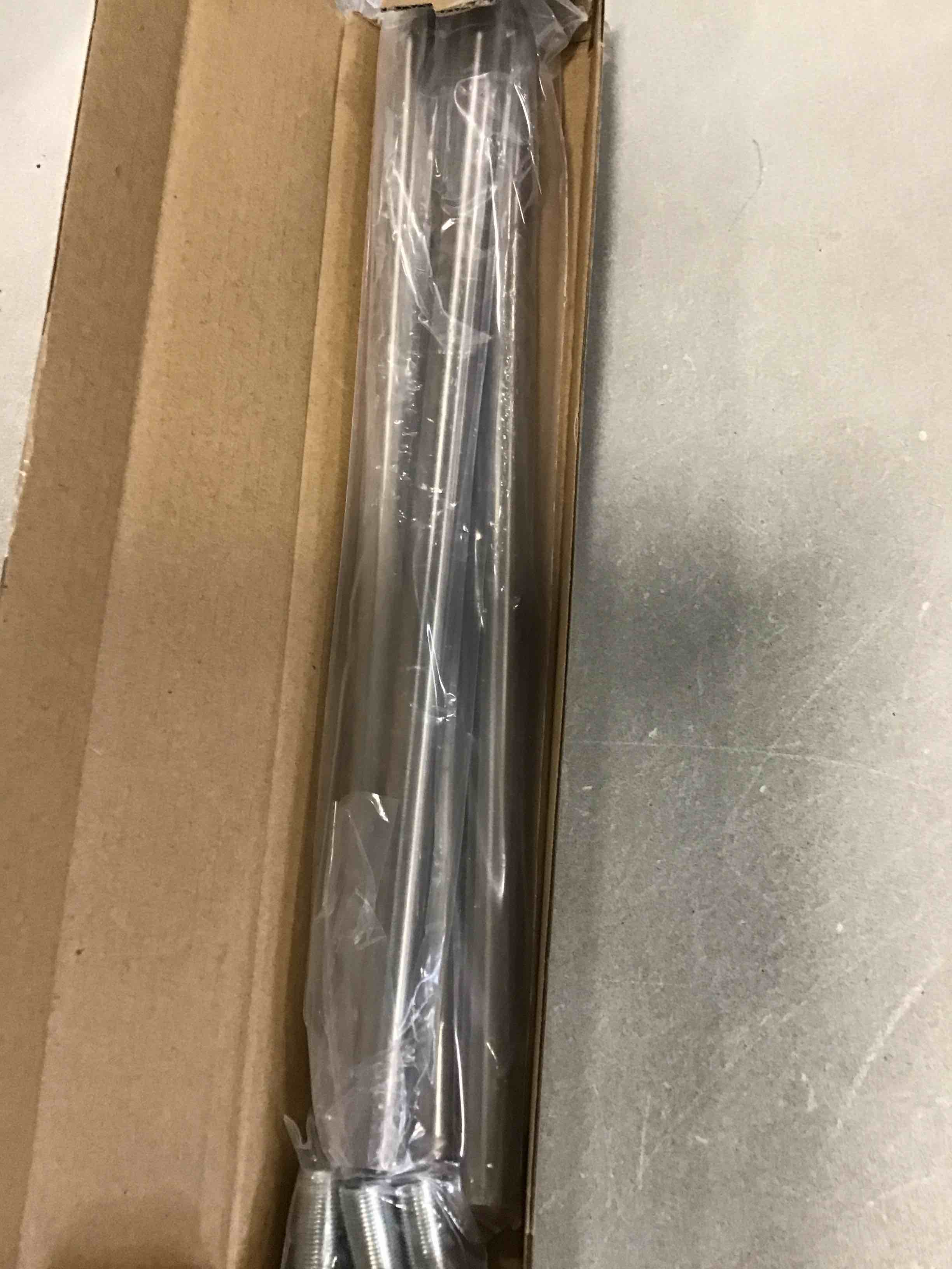 https://s3.amazonaws.com/lotting-images-prod/bidfta/RED6850686_1721140477486.jpeg