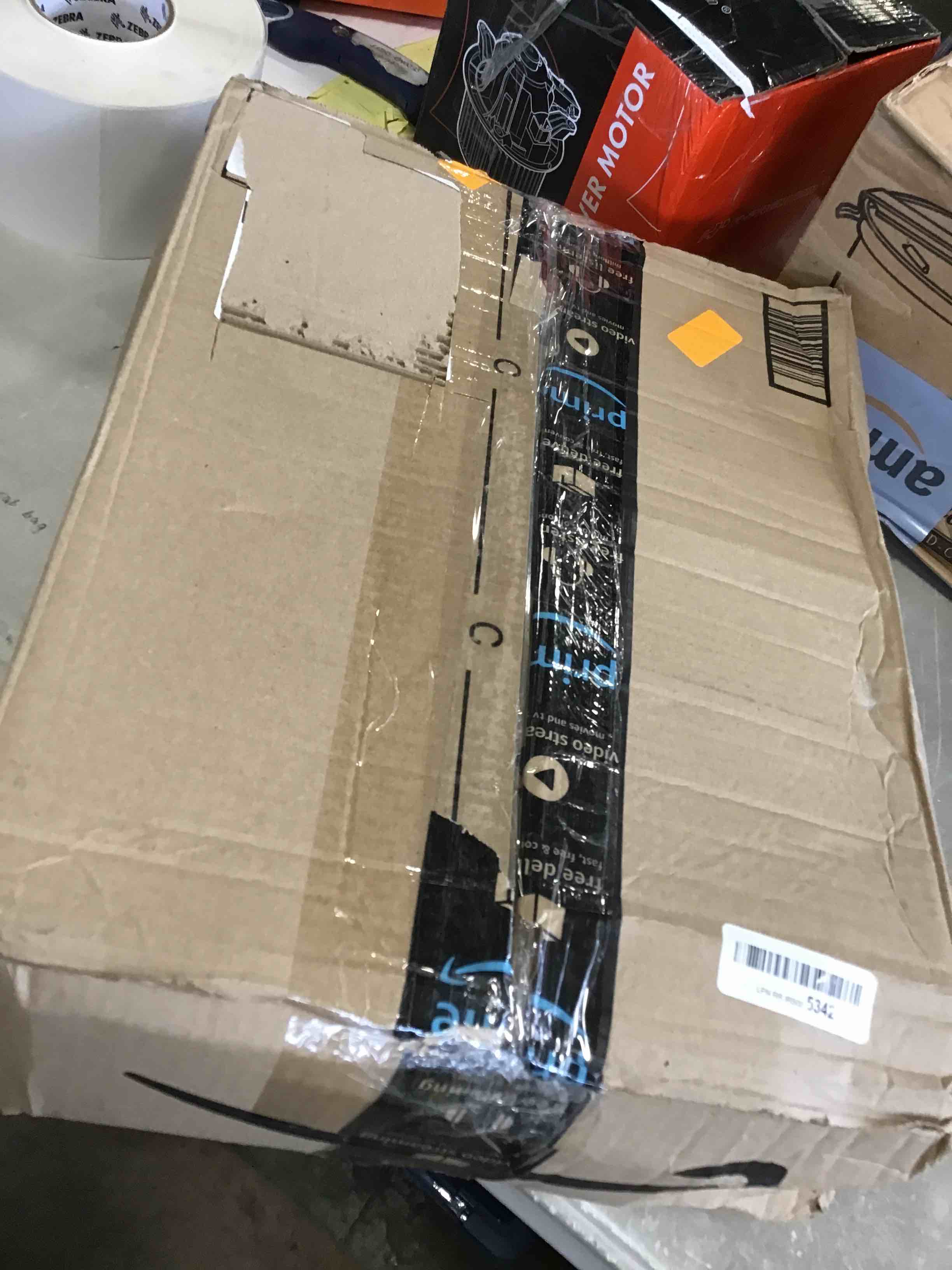 https://s3.amazonaws.com/lotting-images-prod/bidfta/RED6850733_1721145191744.jpeg