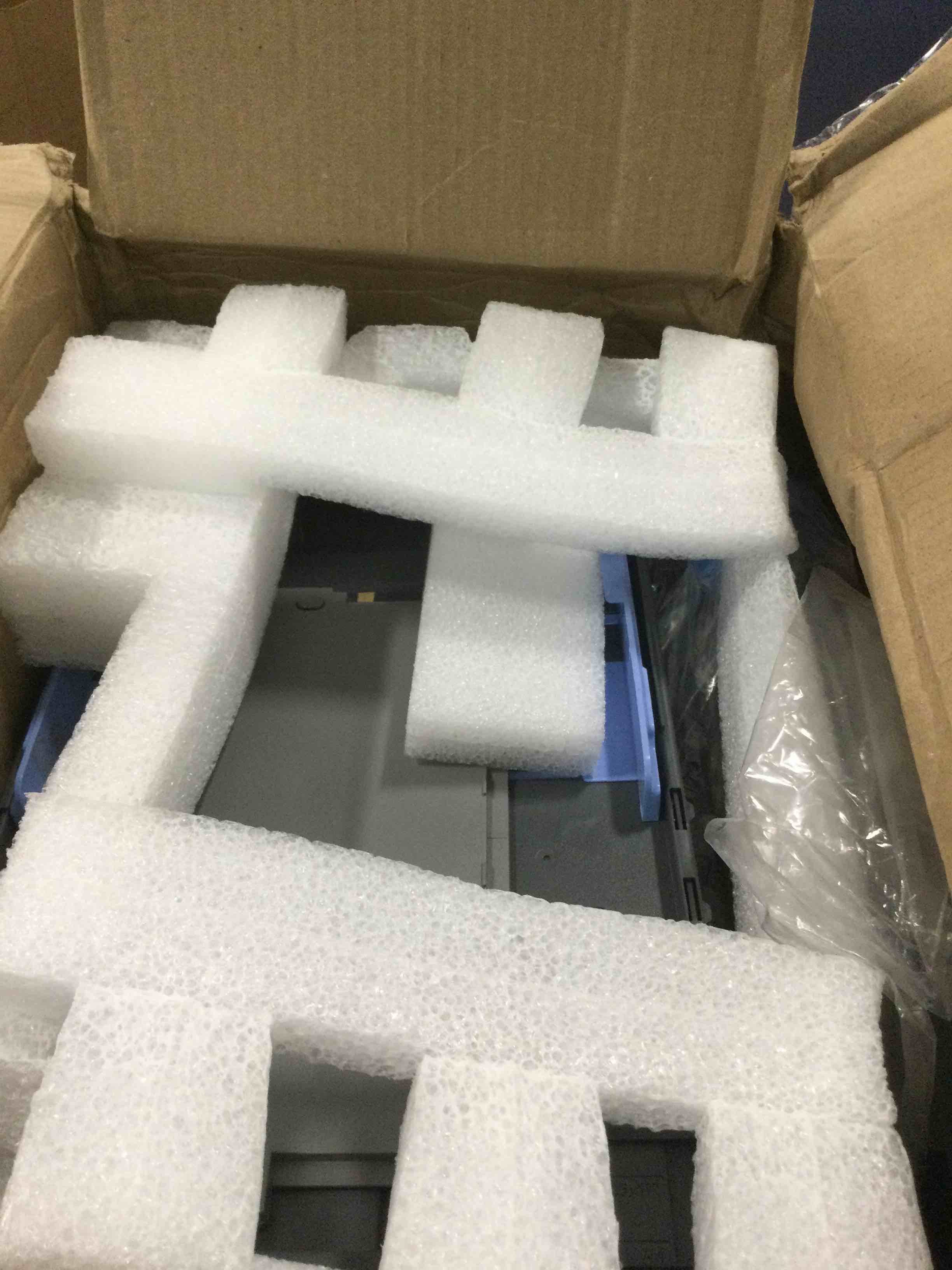 https://s3.amazonaws.com/lotting-images-prod/bidfta/RED6852499_1719967586792.jpeg