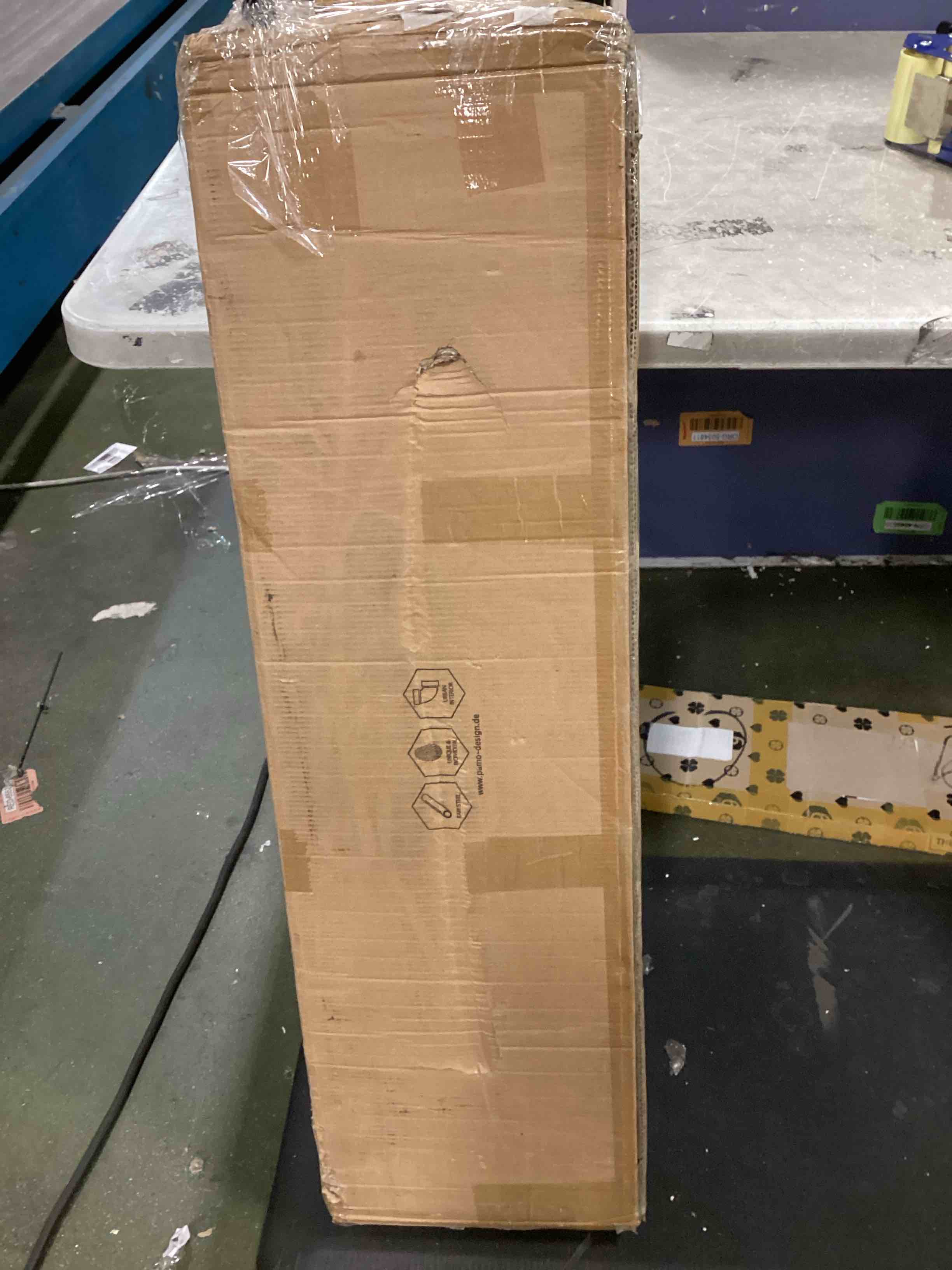 https://s3.amazonaws.com/lotting-images-prod/bidfta/RED6852745_1720058469294.jpeg