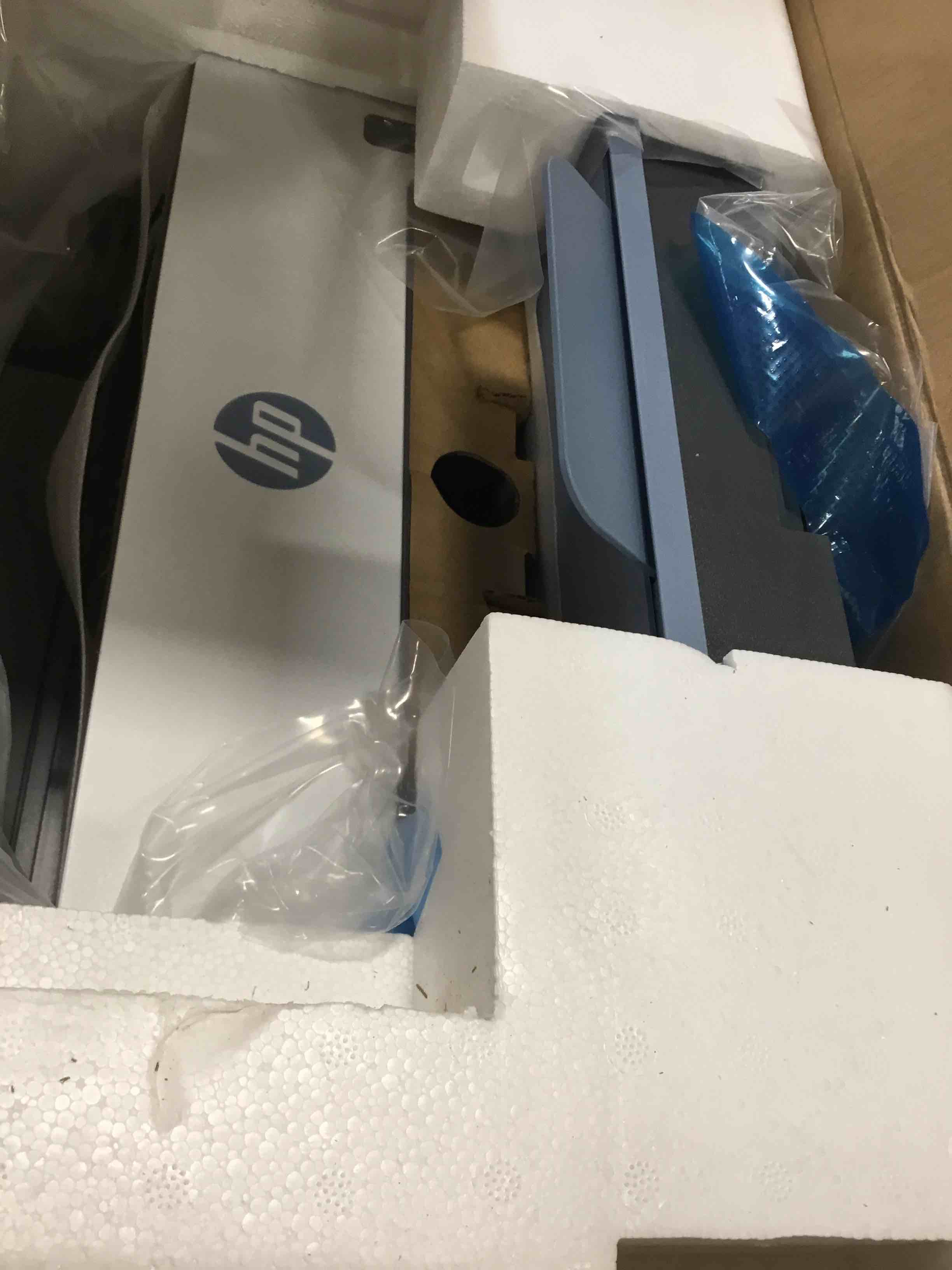 https://s3.amazonaws.com/lotting-images-prod/bidfta/RED6853592_1721074475981.jpeg