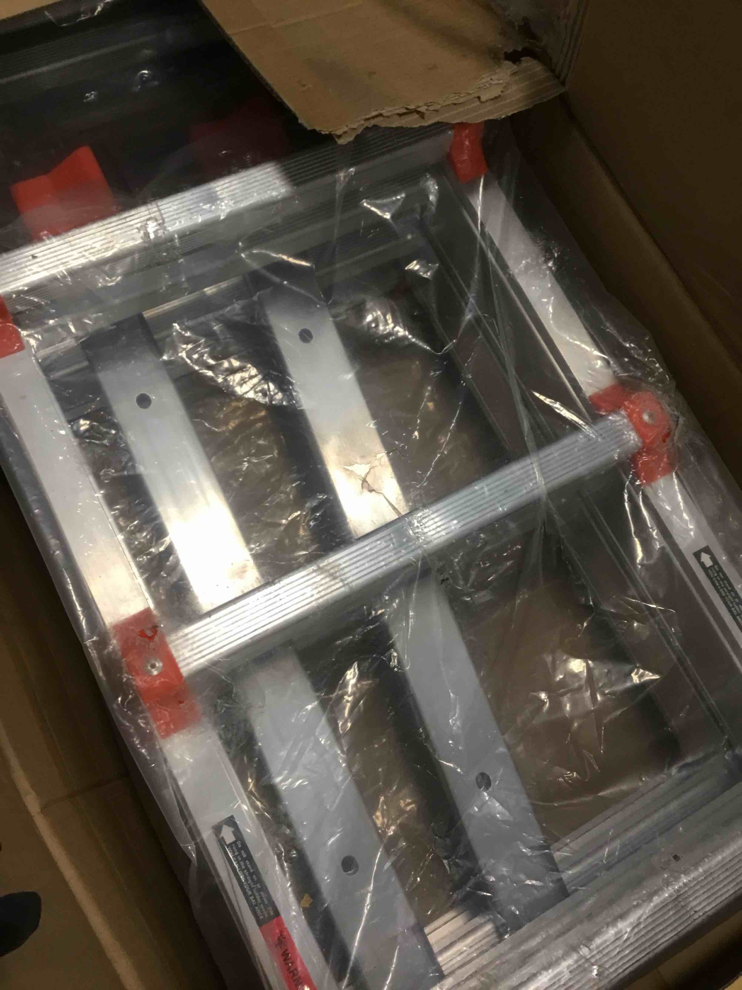 https://s3.amazonaws.com/lotting-images-prod/bidfta/RED6853956_1719584715020.jpeg