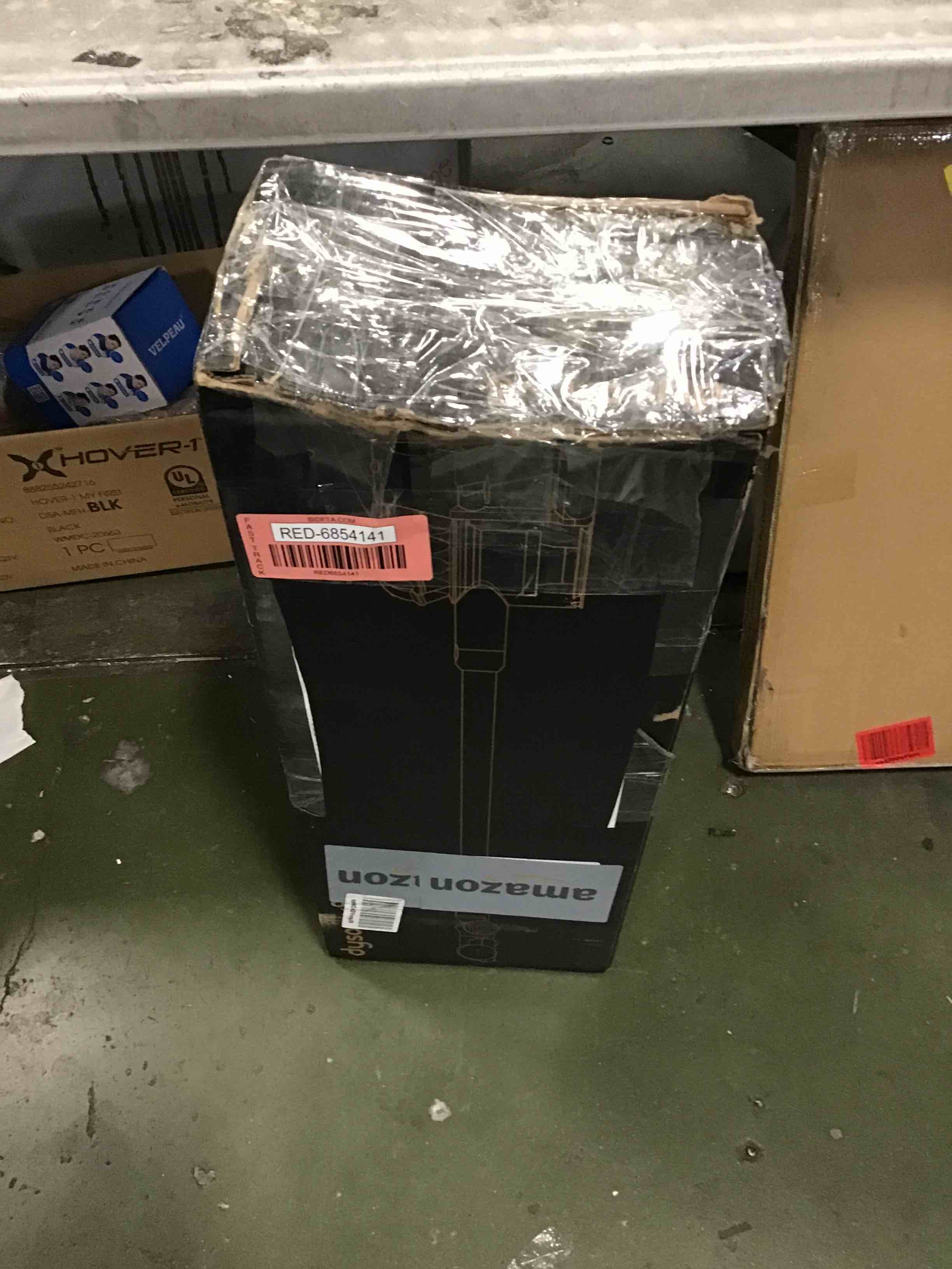 https://s3.amazonaws.com/lotting-images-prod/bidfta/RED6854141_1719613668420.jpeg