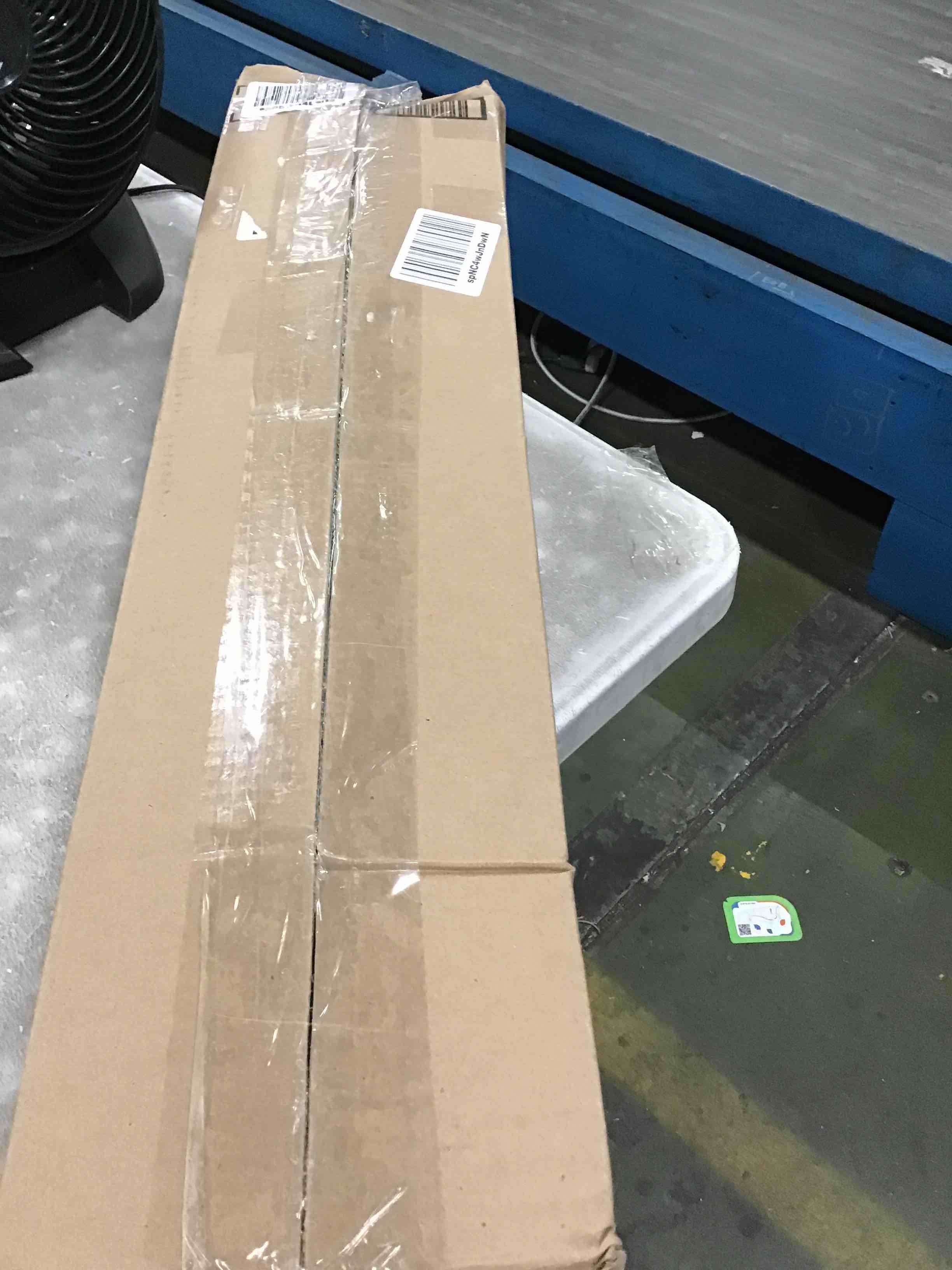 https://s3.amazonaws.com/lotting-images-prod/bidfta/RED6854182_1719622292886.jpeg