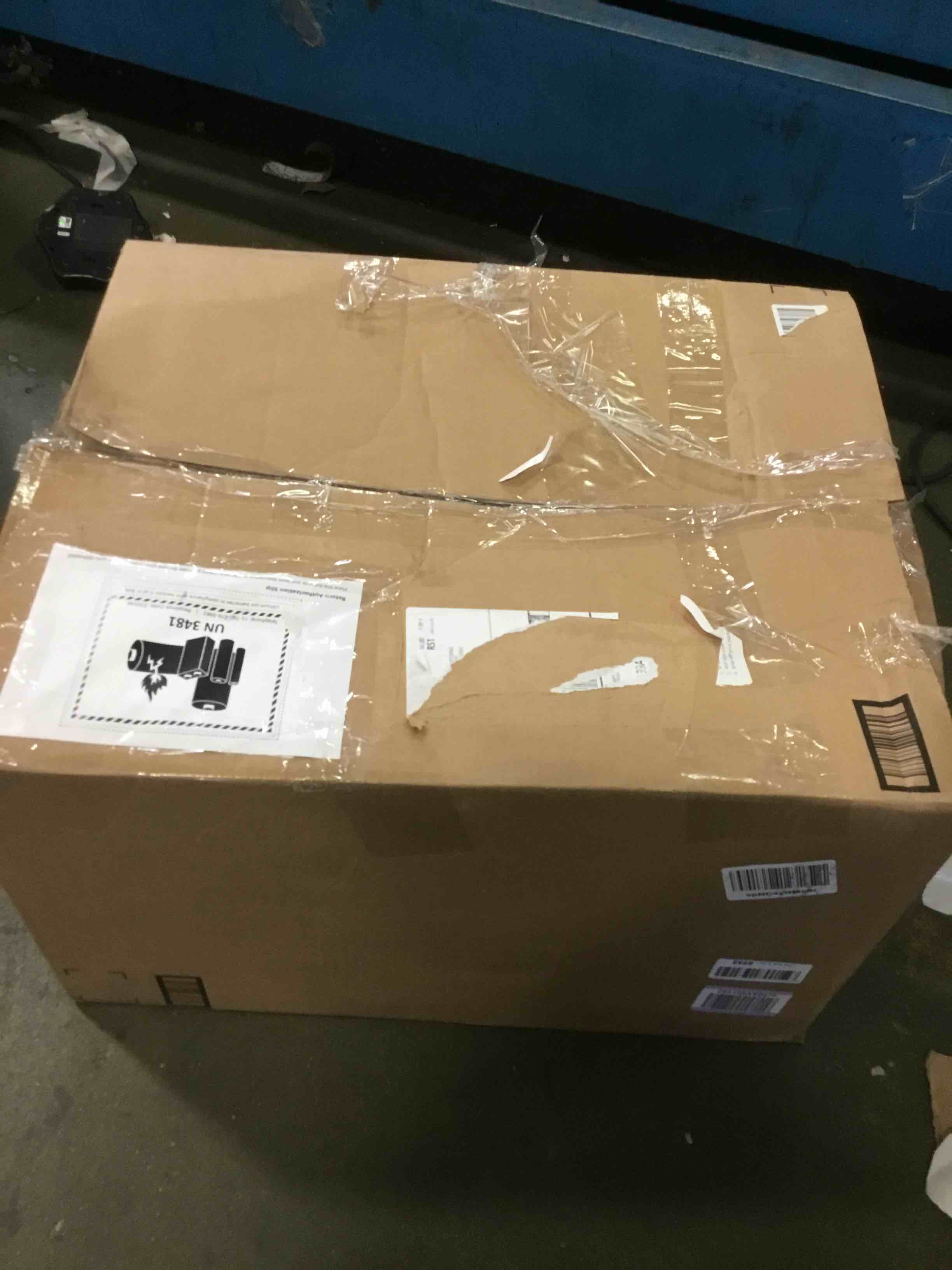 https://s3.amazonaws.com/lotting-images-prod/bidfta/RED6854418_1719855571375.jpeg