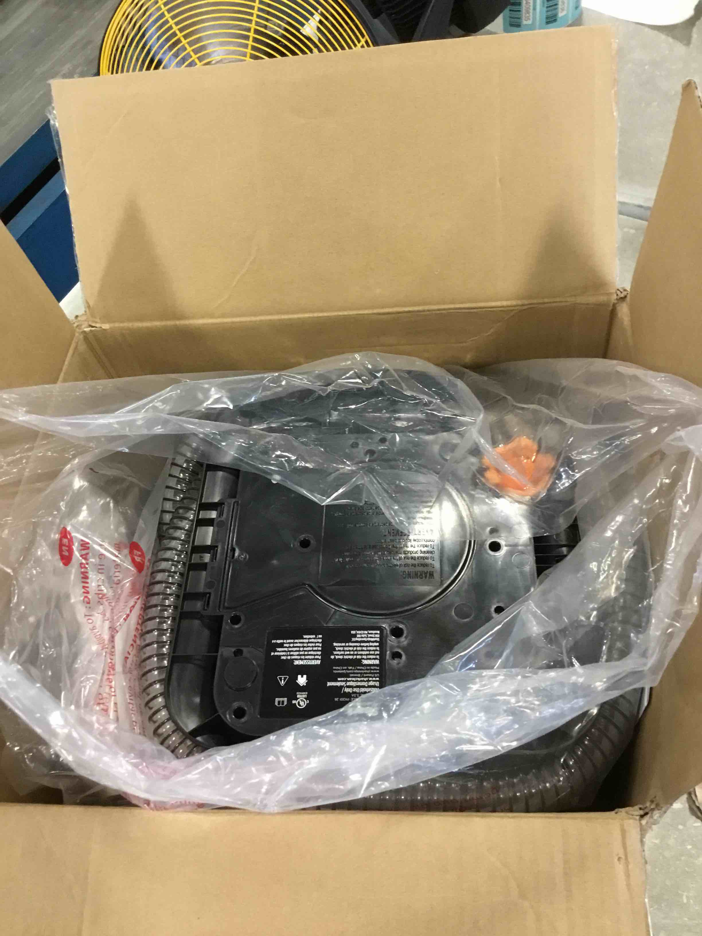 https://s3.amazonaws.com/lotting-images-prod/bidfta/RED6854425_1719856501408.jpeg