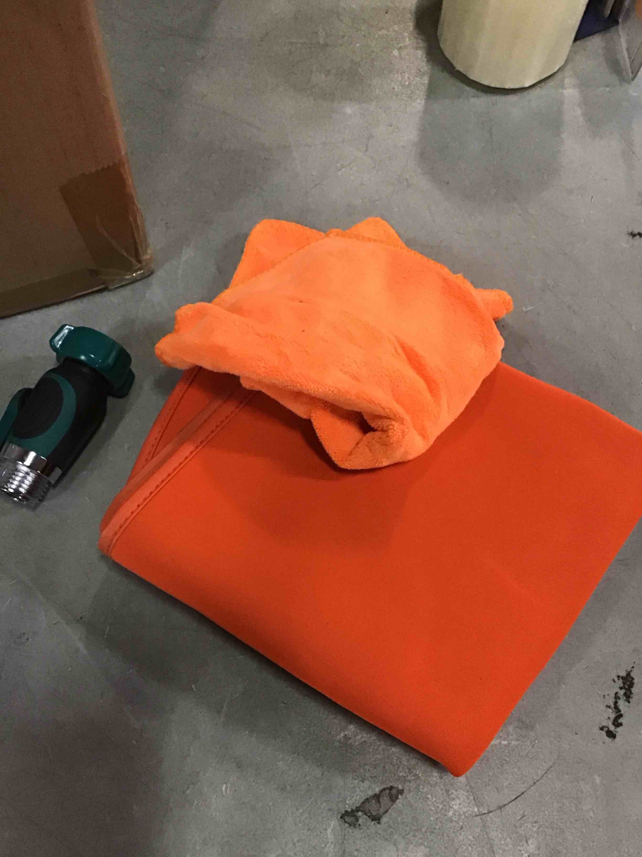 https://s3.amazonaws.com/lotting-images-prod/bidfta/RED6854633_1719934464628.jpeg