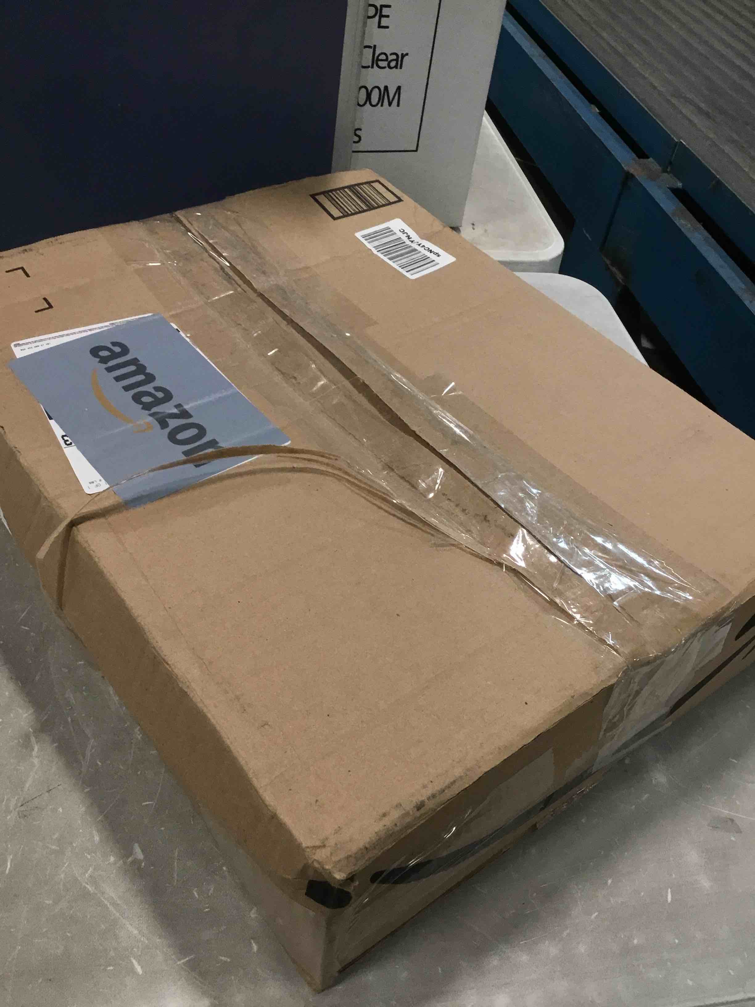 https://s3.amazonaws.com/lotting-images-prod/bidfta/RED6855352_1720179652943.jpeg