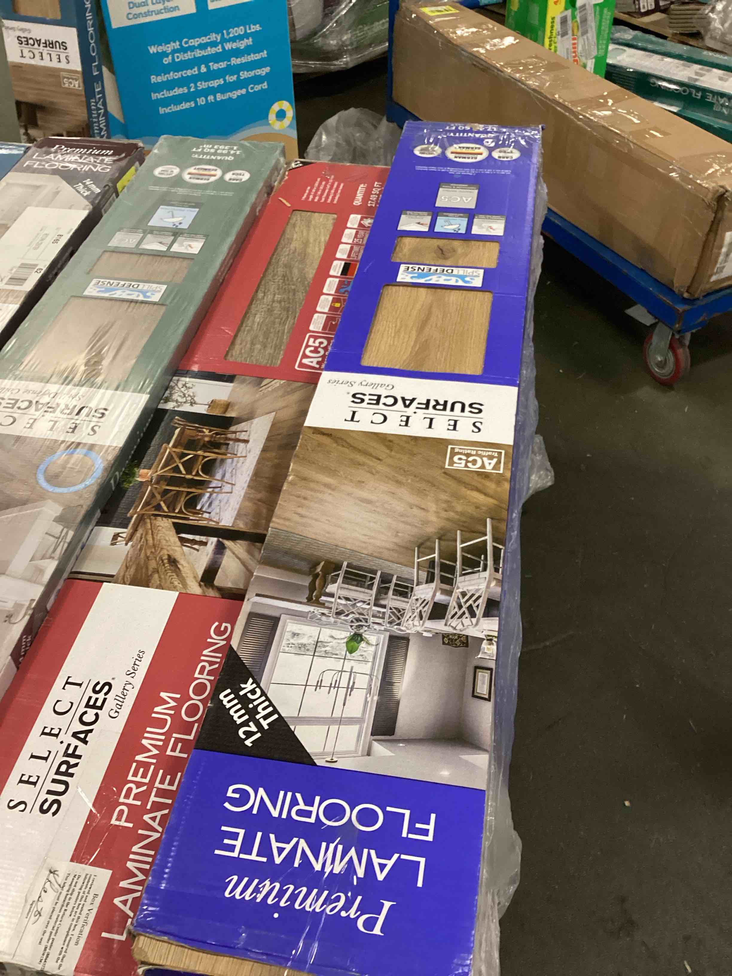 https://s3.amazonaws.com/lotting-images-prod/bidfta/RED6855542_1722456307823.jpeg