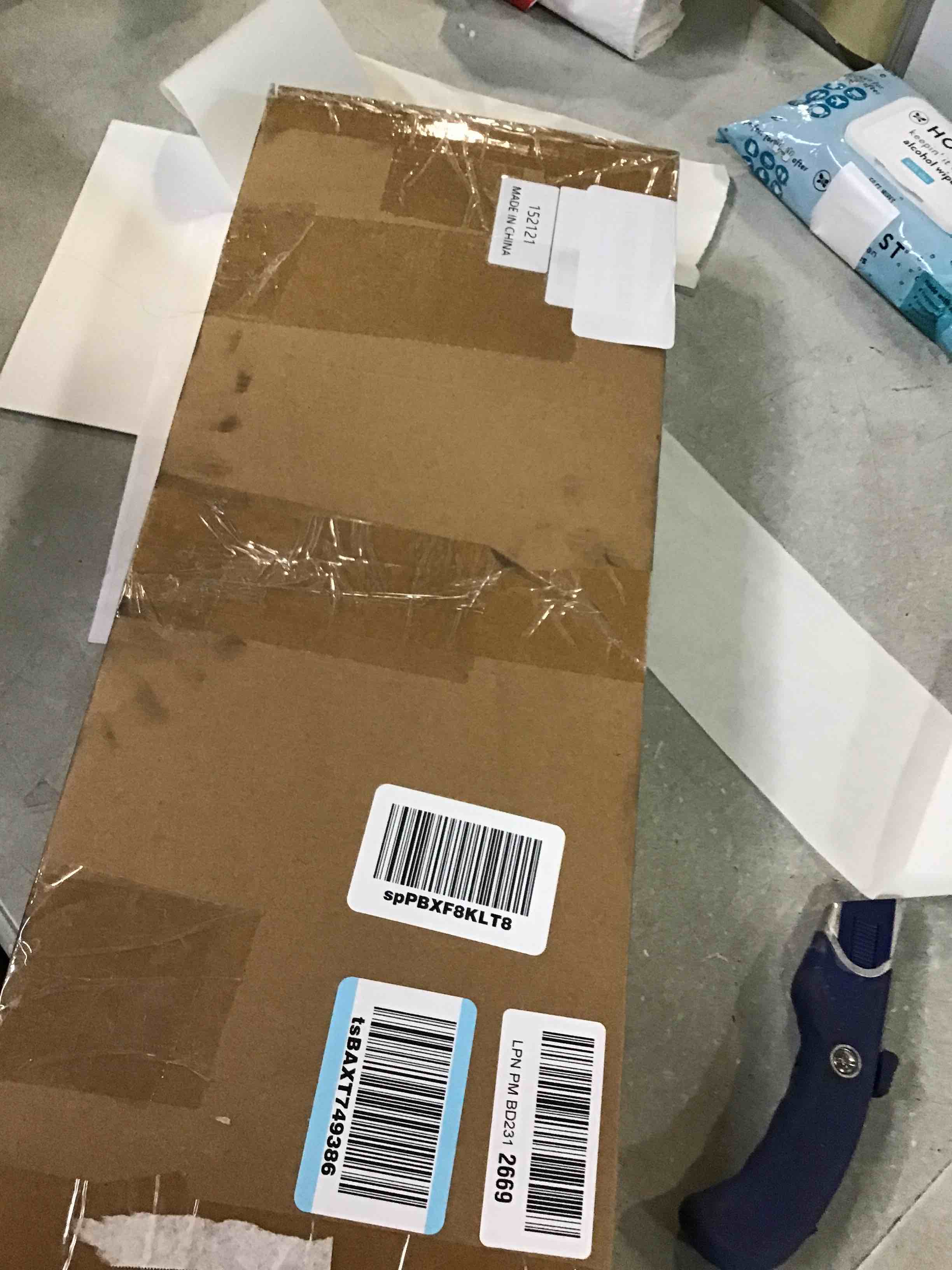 https://s3.amazonaws.com/lotting-images-prod/bidfta/RED6855771_1729189933298.jpeg