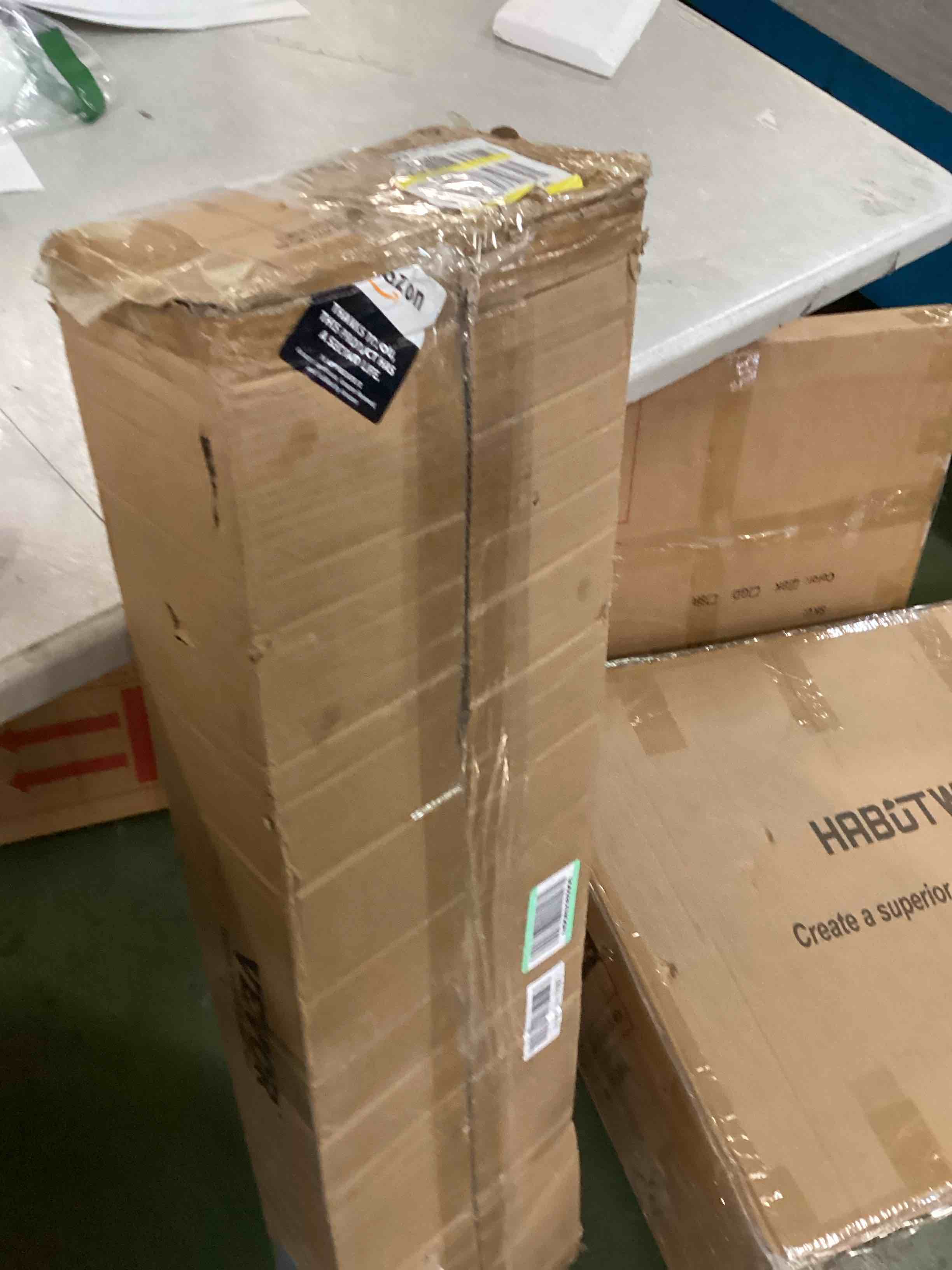 https://s3.amazonaws.com/lotting-images-prod/bidfta/RED6855957_1729272538536.jpeg