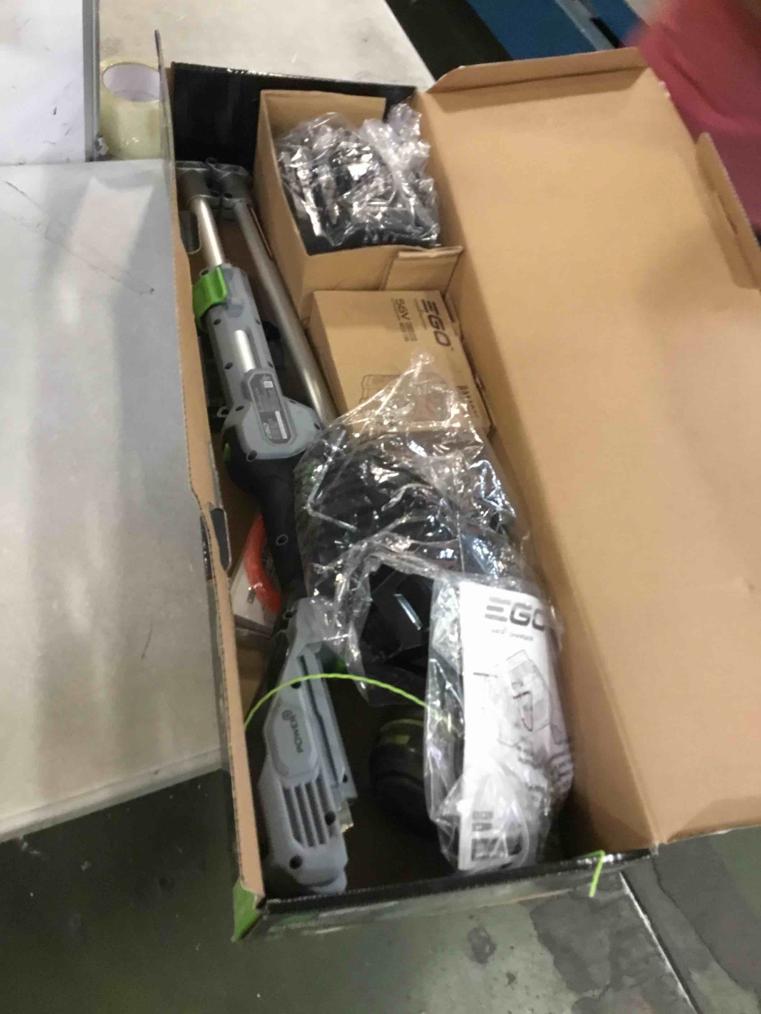 https://s3.amazonaws.com/lotting-images-prod/bidfta/RED6856302_1729708858444.jpeg
