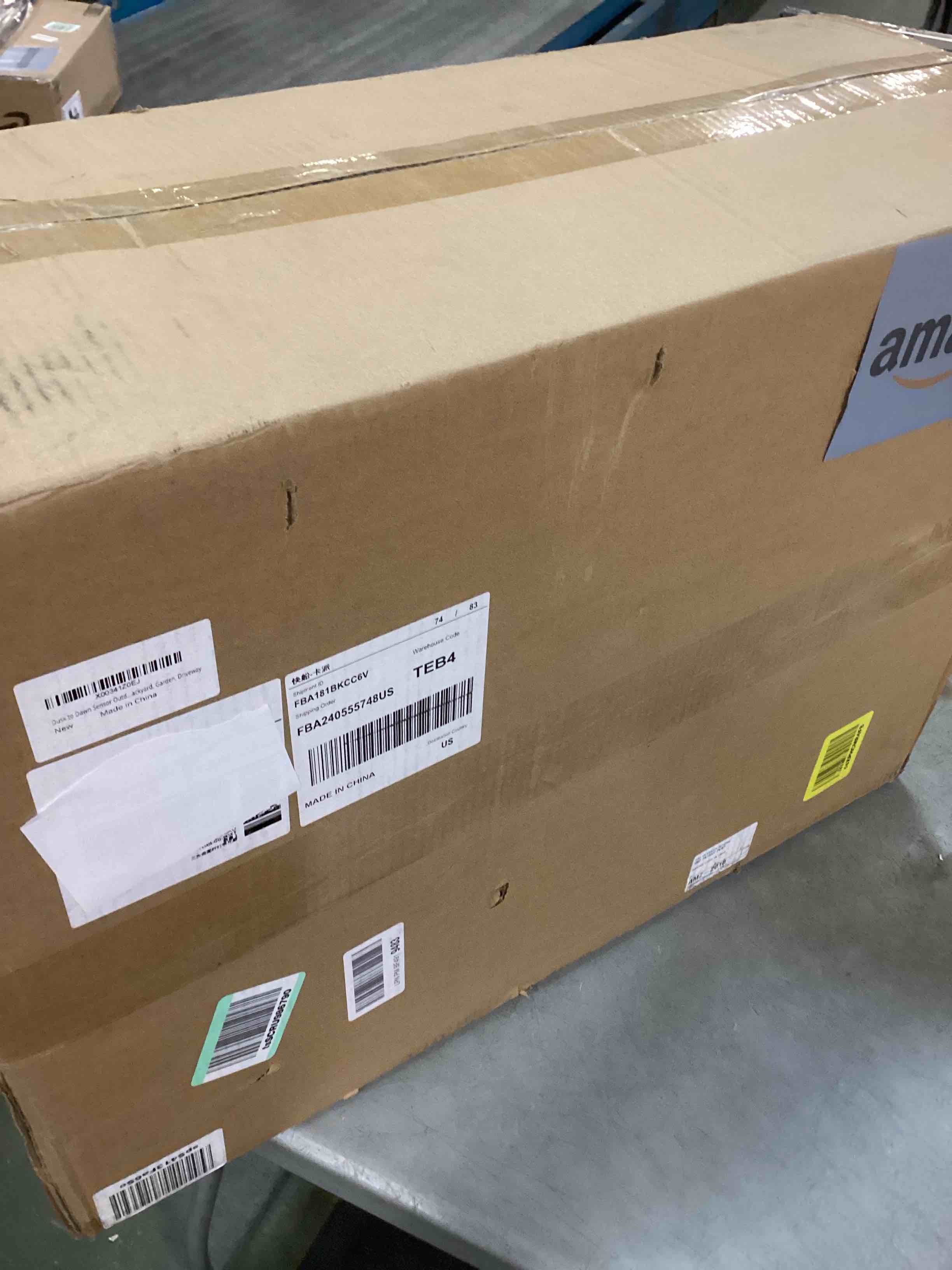 https://s3.amazonaws.com/lotting-images-prod/bidfta/RED6856796_1731675373508.jpeg