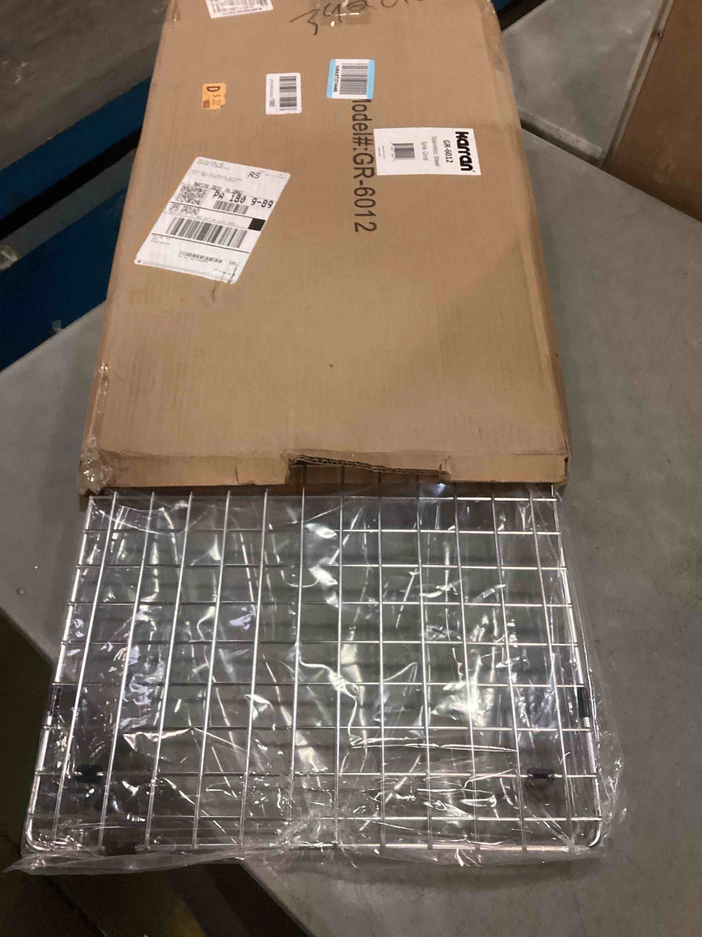 https://s3.amazonaws.com/lotting-images-prod/bidfta/RED6856851_1731680256495.jpeg