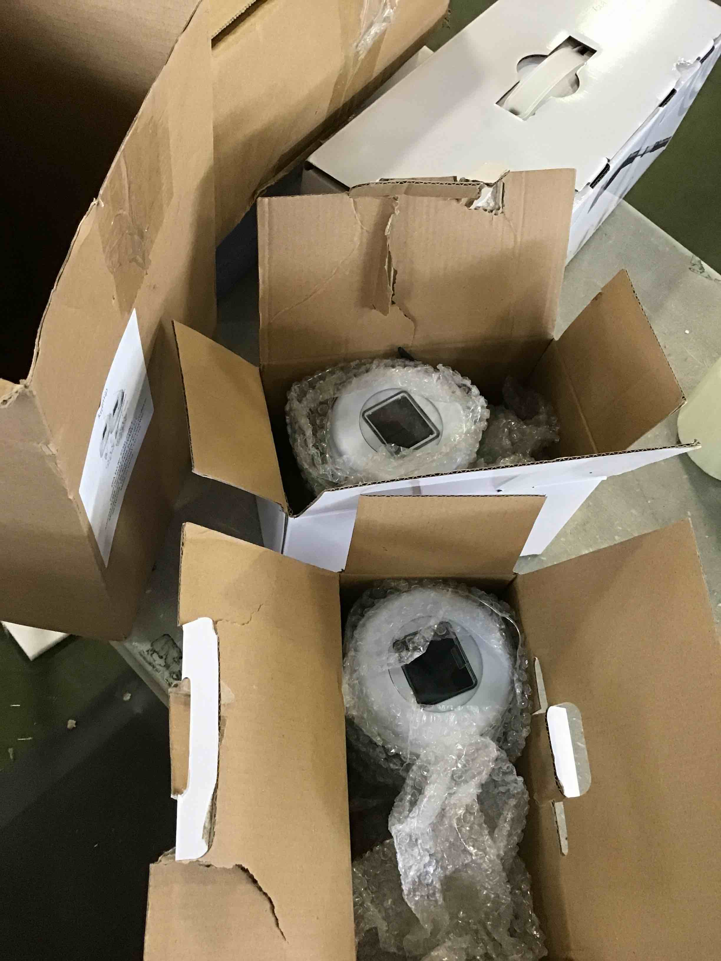 https://s3.amazonaws.com/lotting-images-prod/bidfta/RED6857311_1720024992195.jpeg