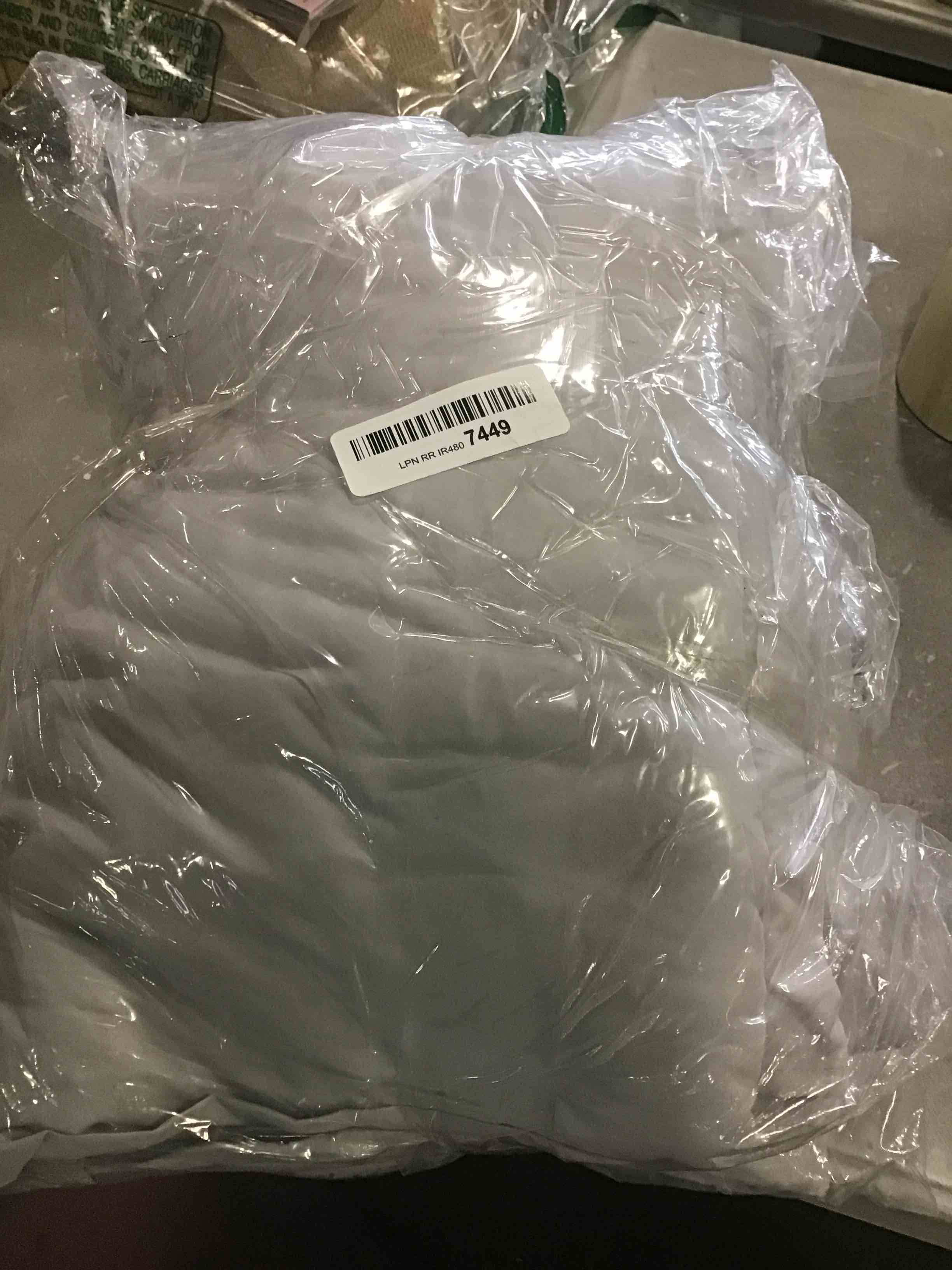 https://s3.amazonaws.com/lotting-images-prod/bidfta/RED6858159_1720623449053.jpeg