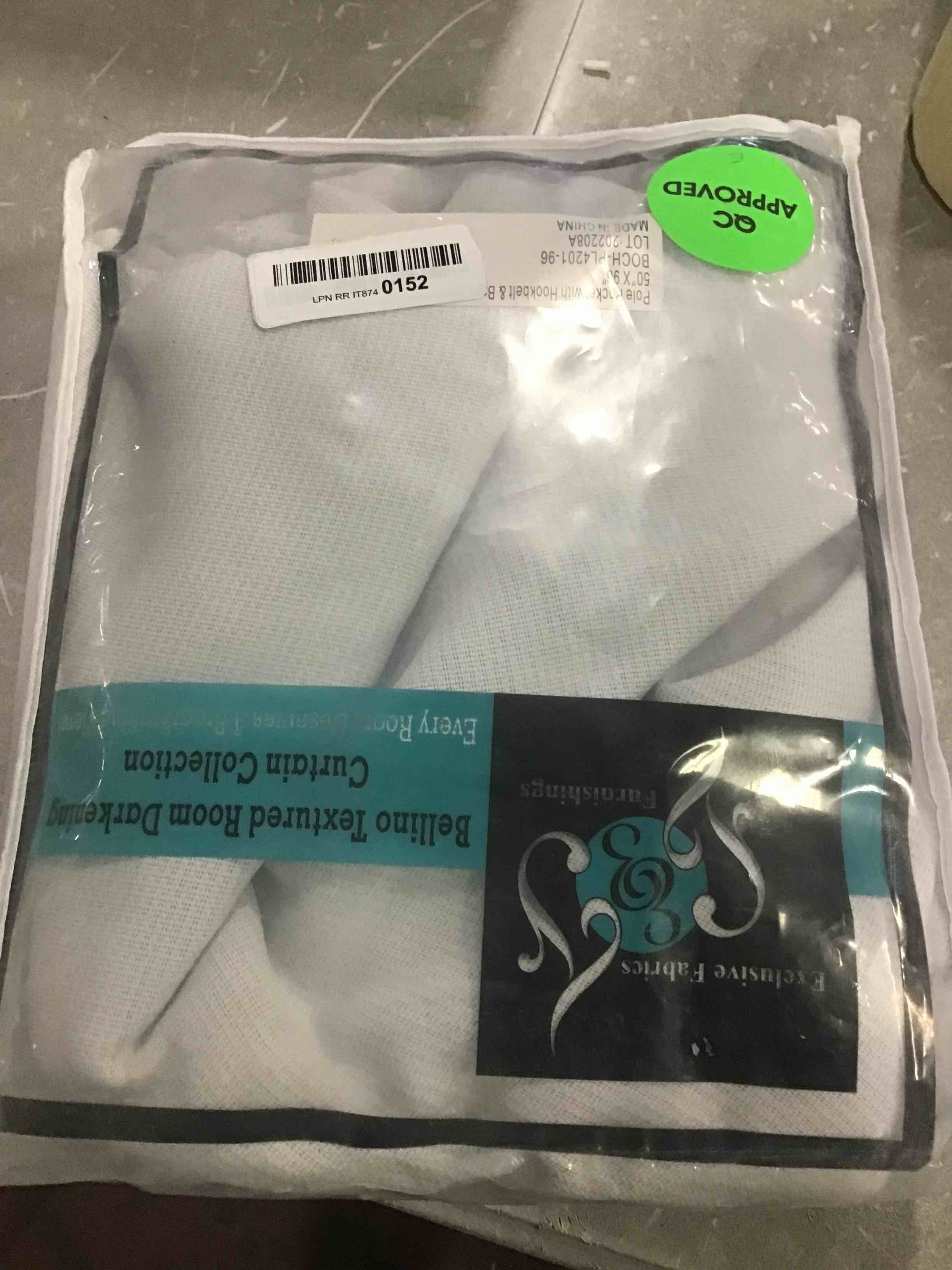 https://s3.amazonaws.com/lotting-images-prod/bidfta/RED6858215_1720633047062.jpeg