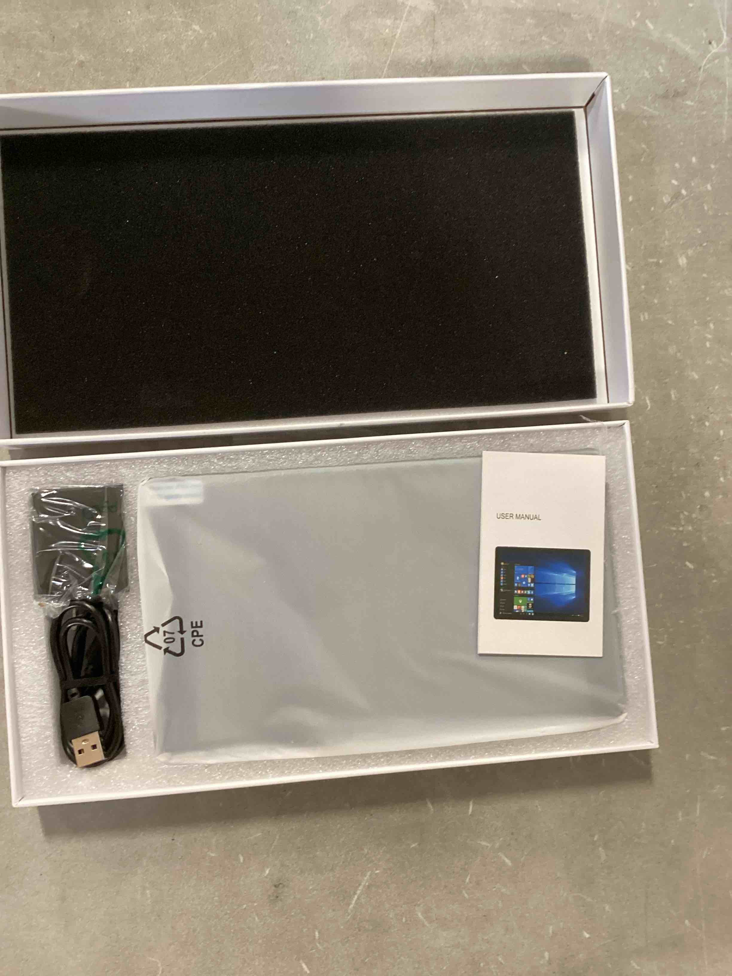 https://s3.amazonaws.com/lotting-images-prod/bidfta/RED6860087_1720539792280.jpeg