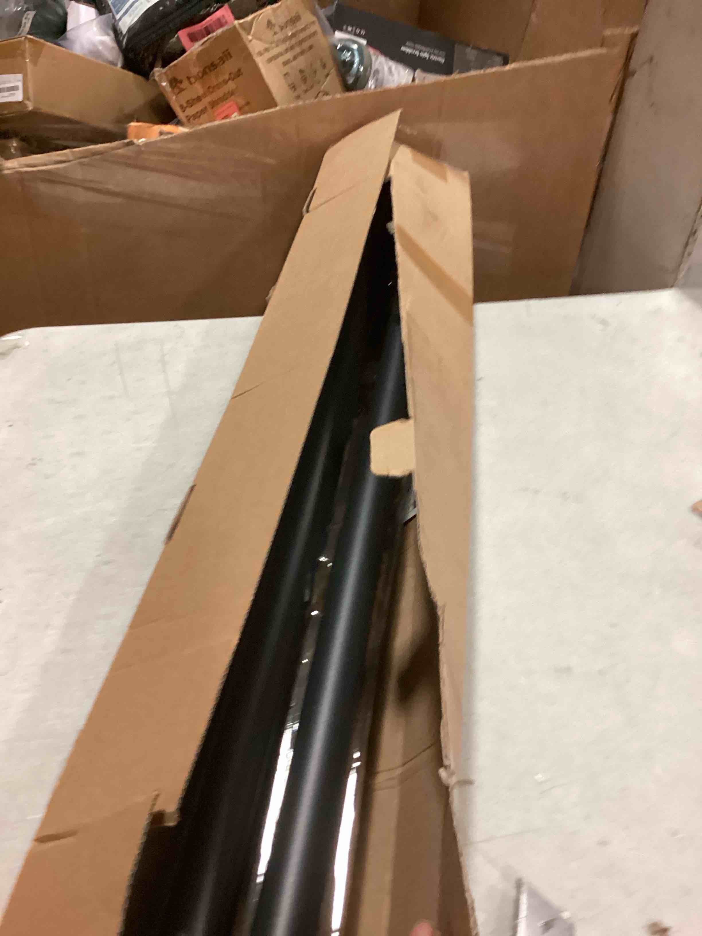 https://s3.amazonaws.com/lotting-images-prod/bidfta/RED6861587_1720194570470.jpeg
