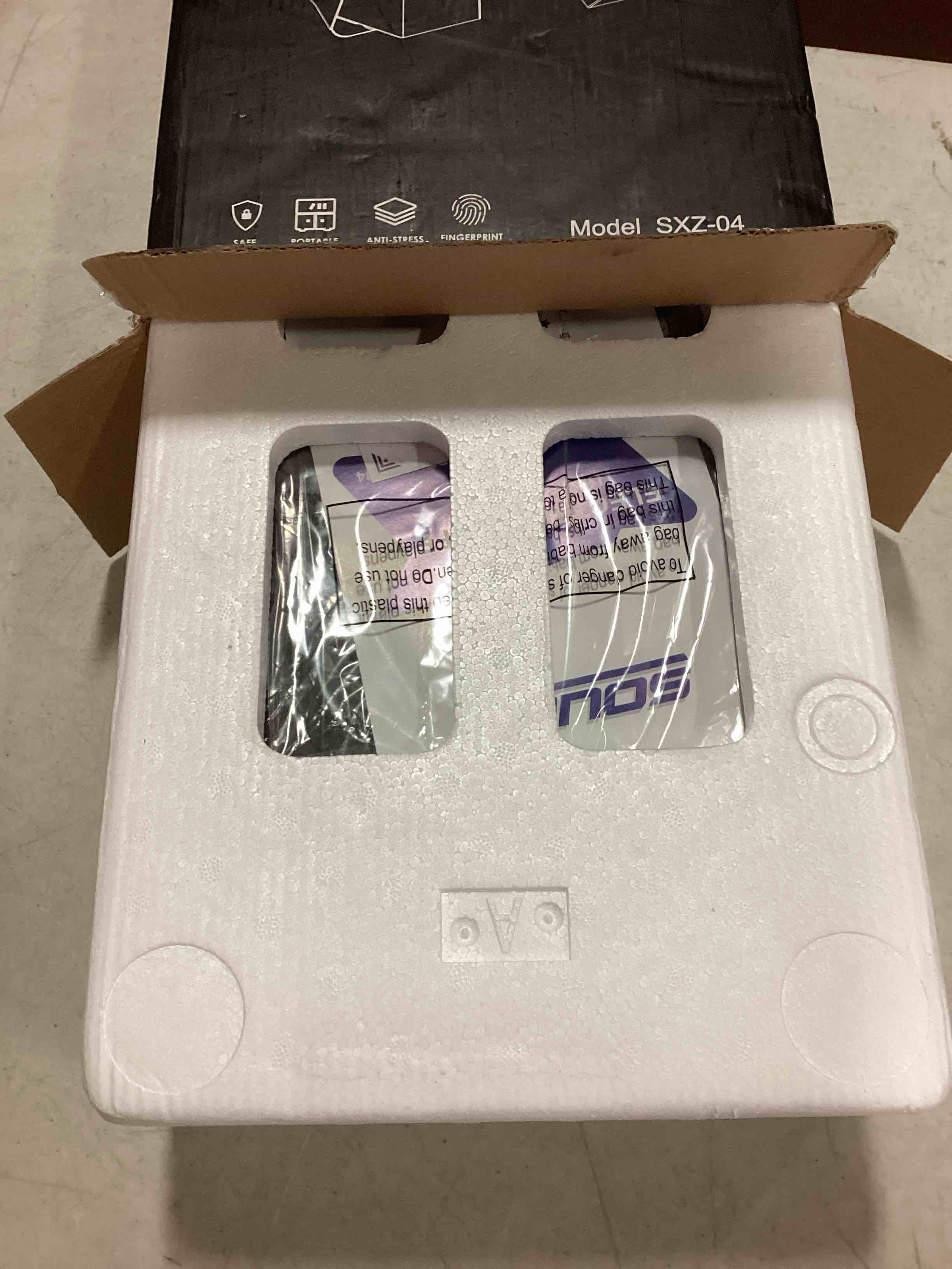 https://s3.amazonaws.com/lotting-images-prod/bidfta/RED6861723_1720208523192.jpeg
