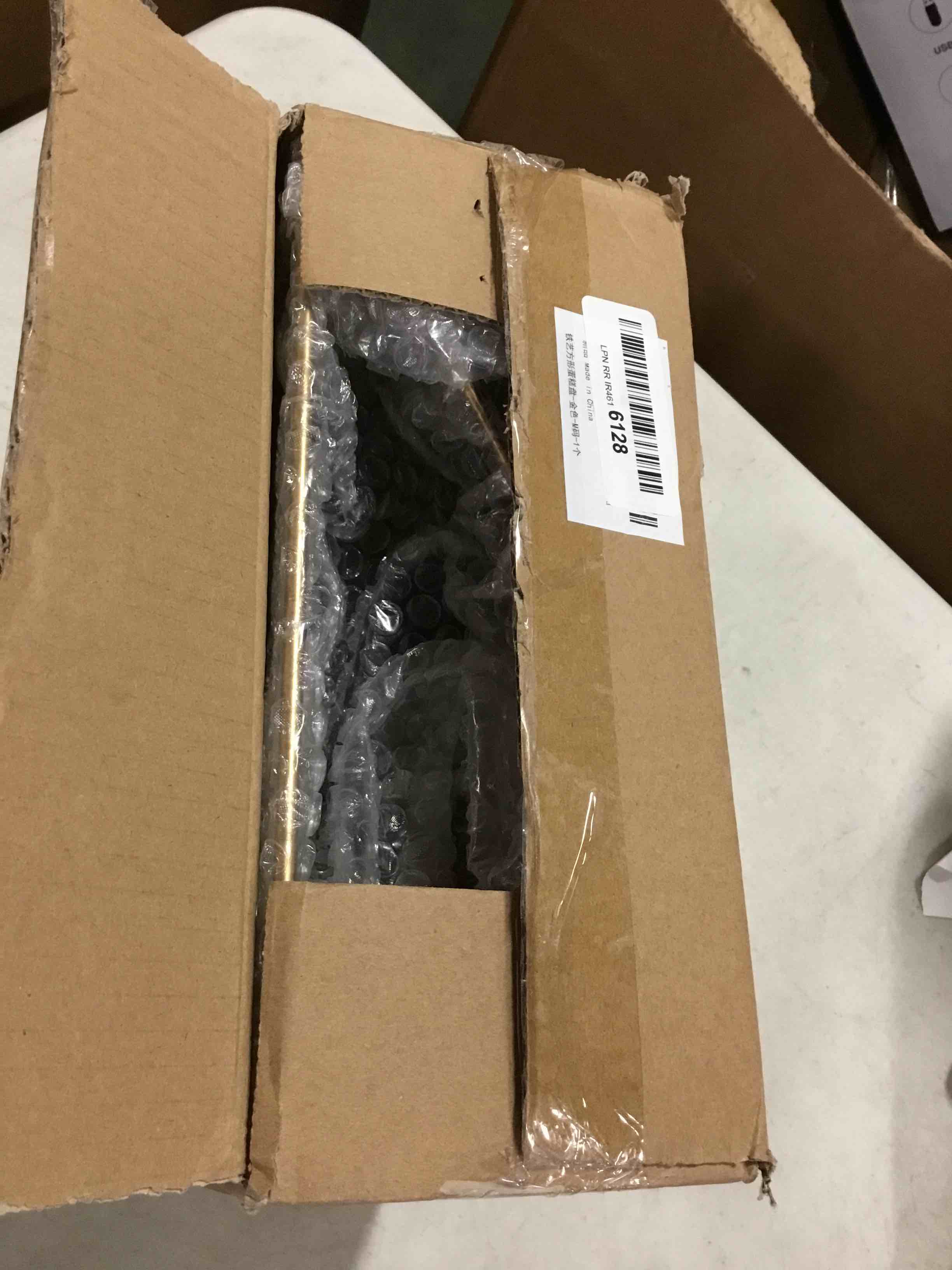 https://s3.amazonaws.com/lotting-images-prod/bidfta/RED6861902_1720453302822.jpeg