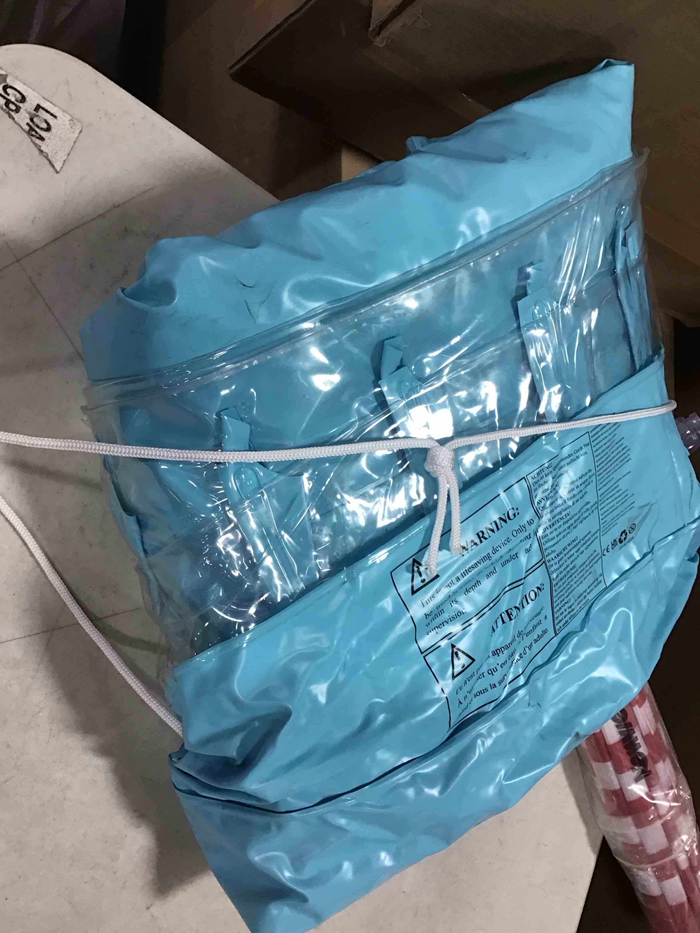 https://s3.amazonaws.com/lotting-images-prod/bidfta/RED6862427_1720584287738.jpeg