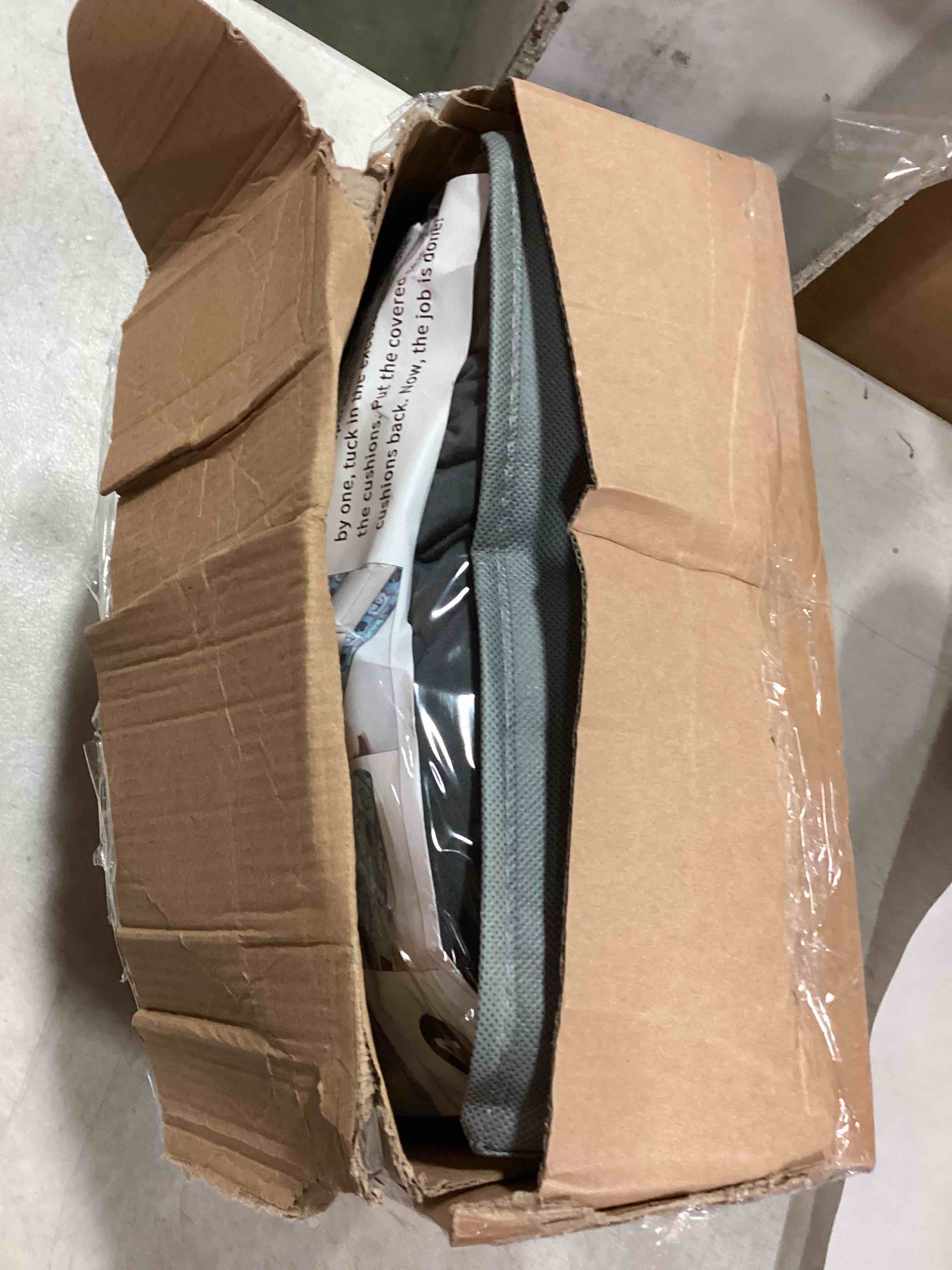 https://s3.amazonaws.com/lotting-images-prod/bidfta/RED6862600_1720623416520.jpeg