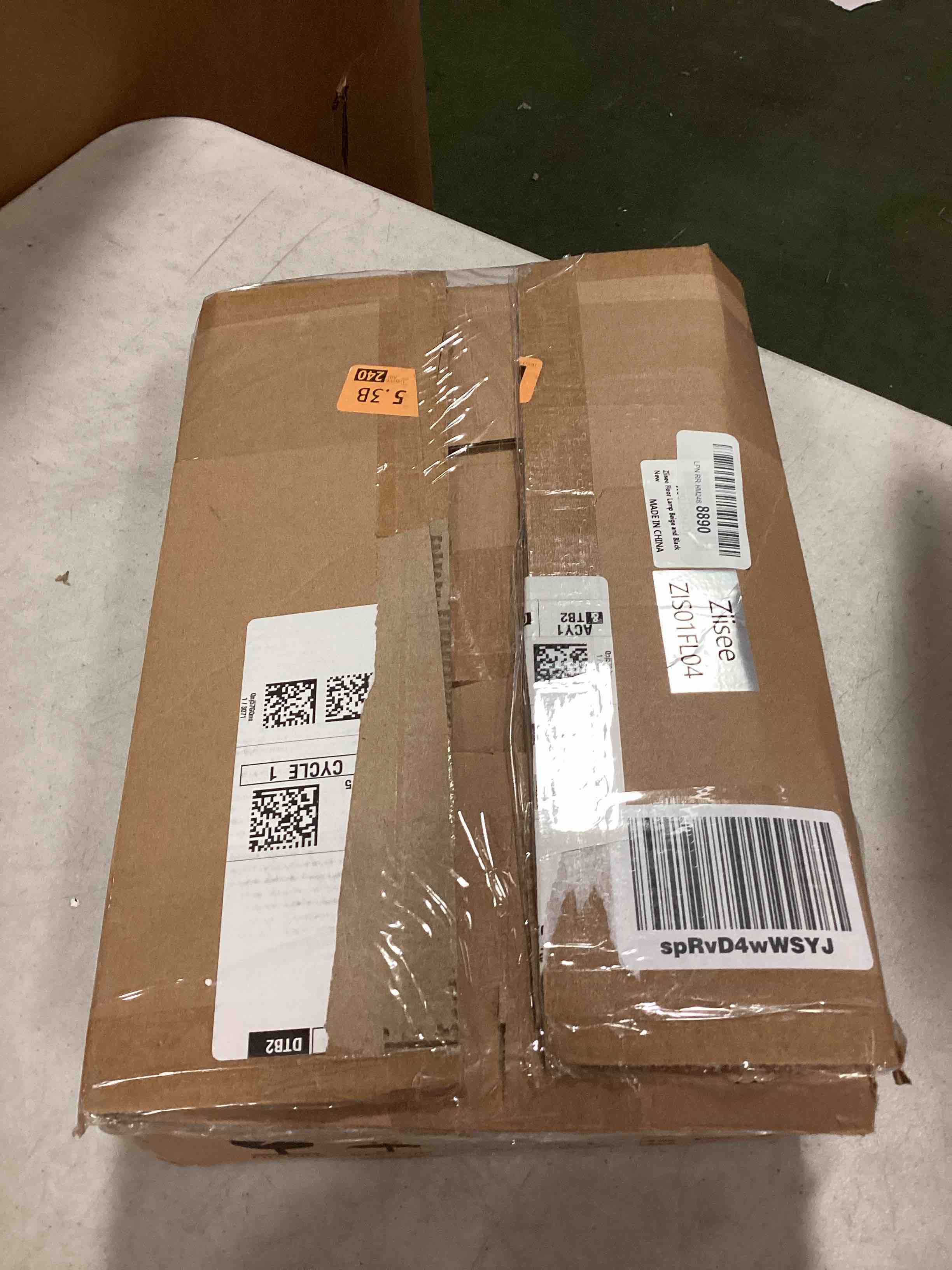 https://s3.amazonaws.com/lotting-images-prod/bidfta/RED6862603_1720623784646.jpeg