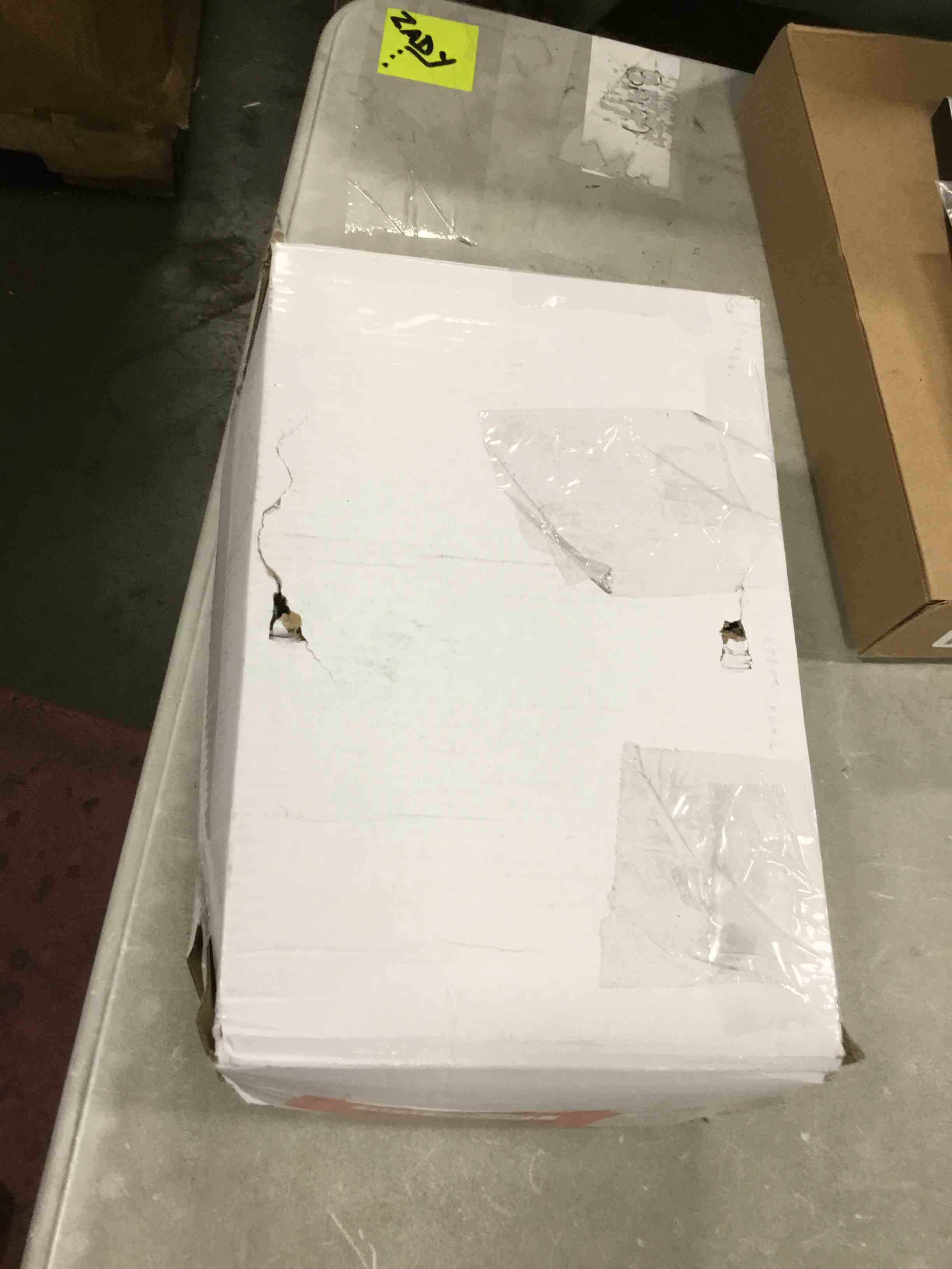 https://s3.amazonaws.com/lotting-images-prod/bidfta/RED6862977_1720189811074.jpeg