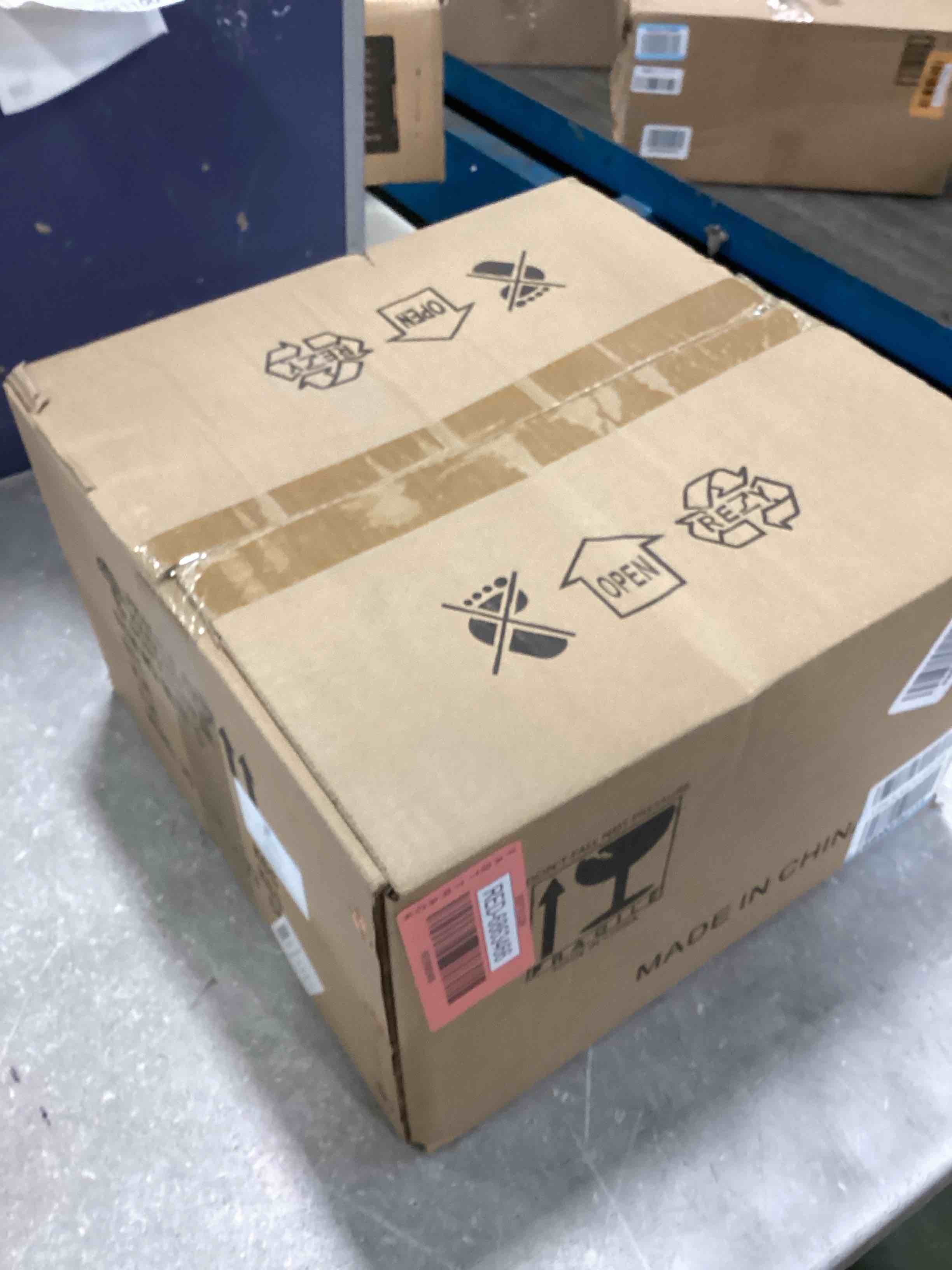 https://s3.amazonaws.com/lotting-images-prod/bidfta/RED6863466_1720532480829.jpeg