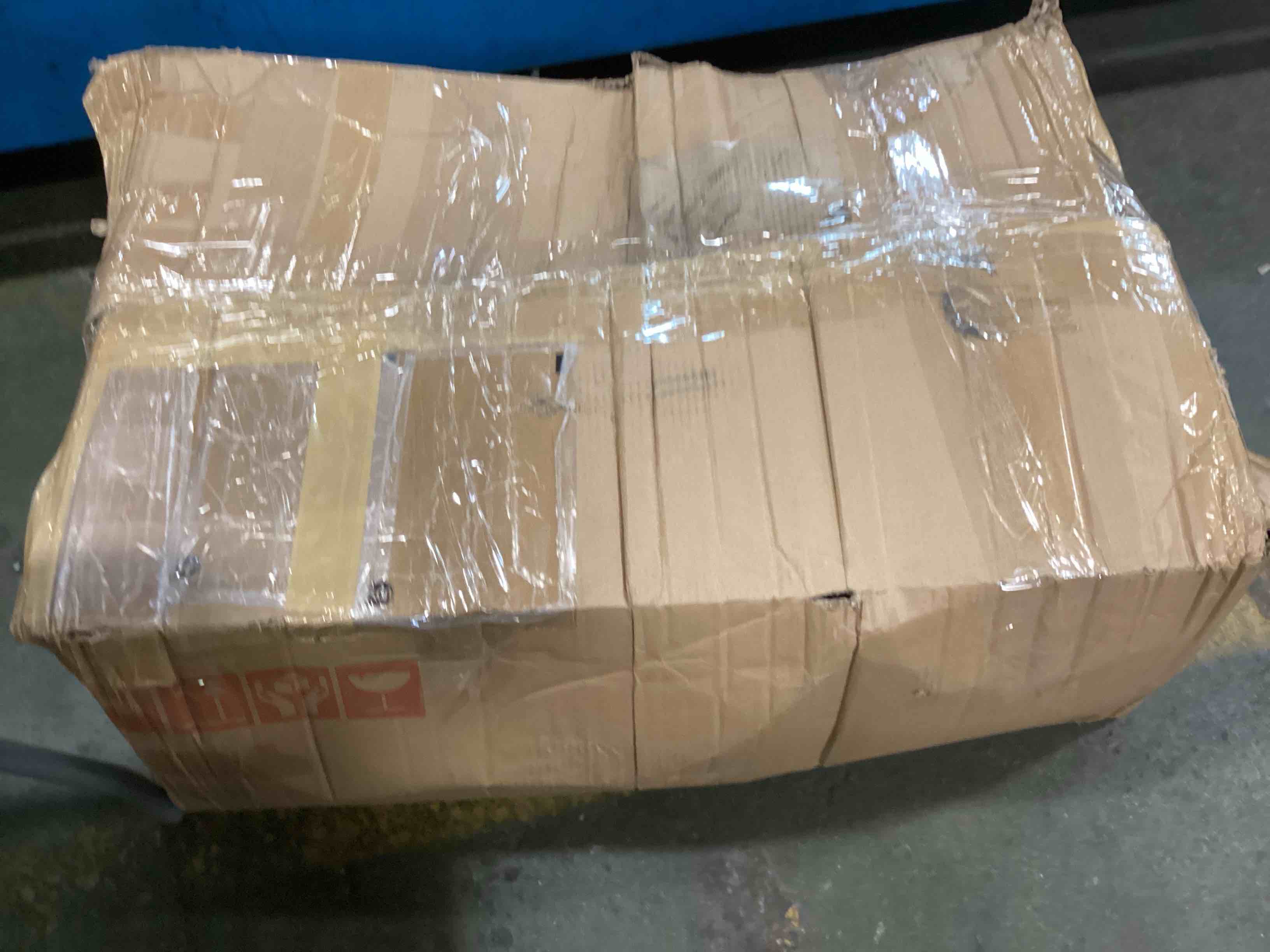https://s3.amazonaws.com/lotting-images-prod/bidfta/RED6863570_1720549467257.jpeg