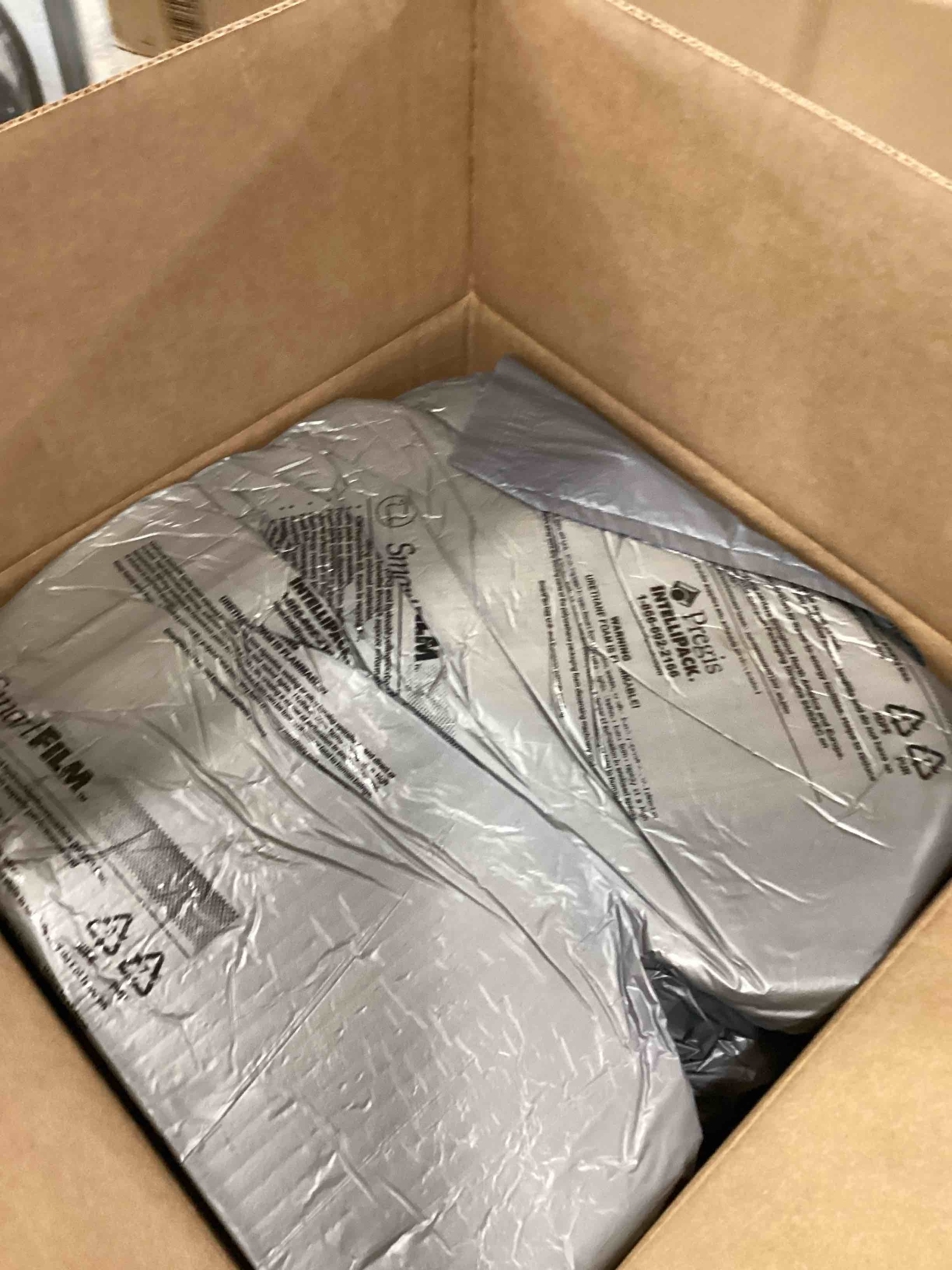 https://s3.amazonaws.com/lotting-images-prod/bidfta/RED6863784_1720715603627.jpeg