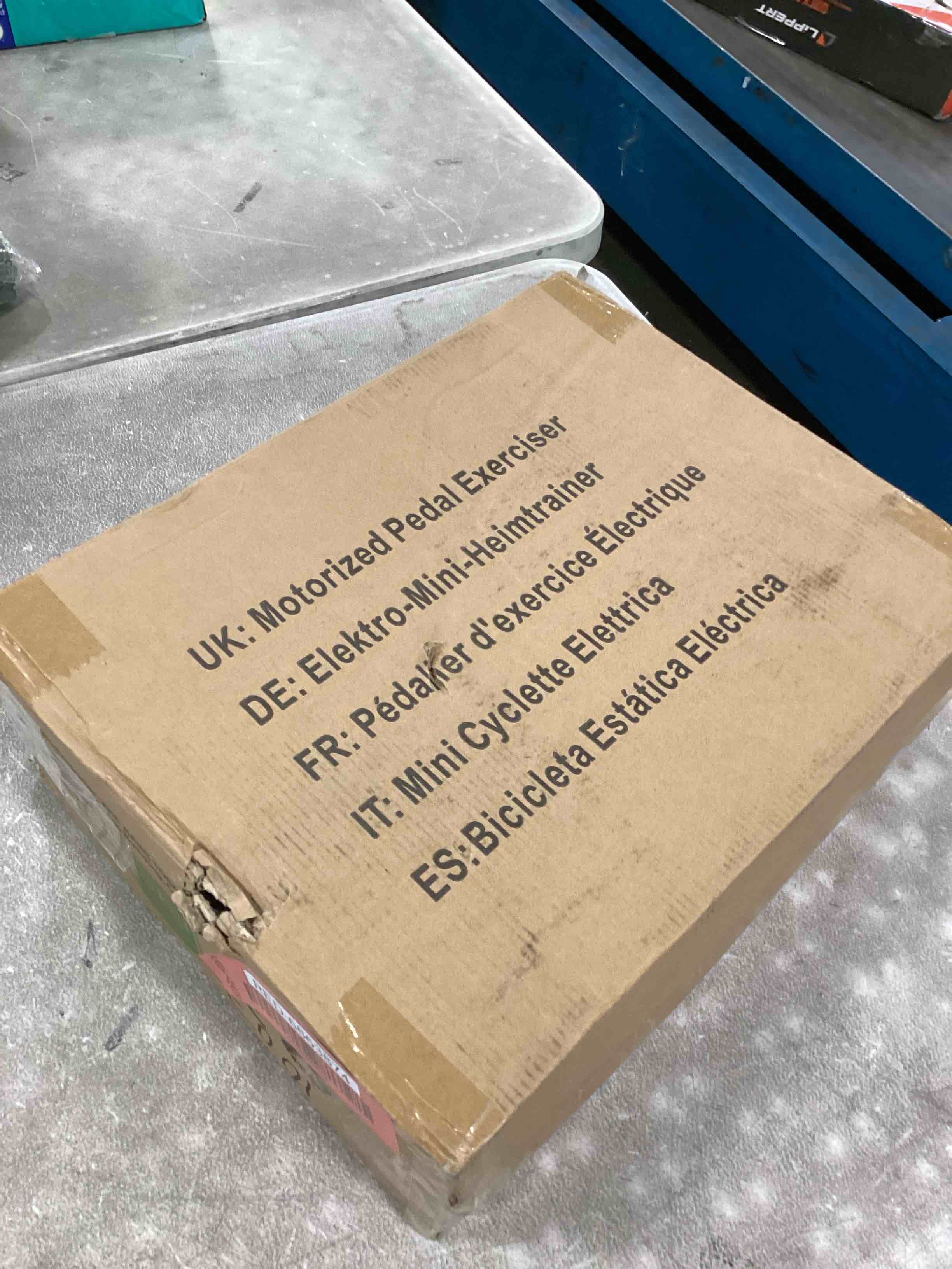 https://s3.amazonaws.com/lotting-images-prod/bidfta/RED6863874_1720726848419.jpeg