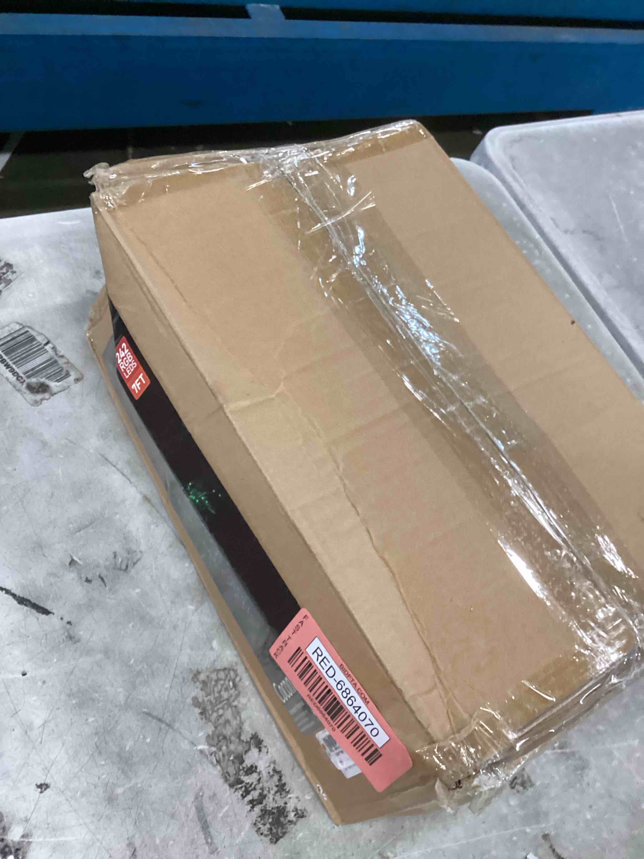 https://s3.amazonaws.com/lotting-images-prod/bidfta/RED6864070_1720813264517.jpeg
