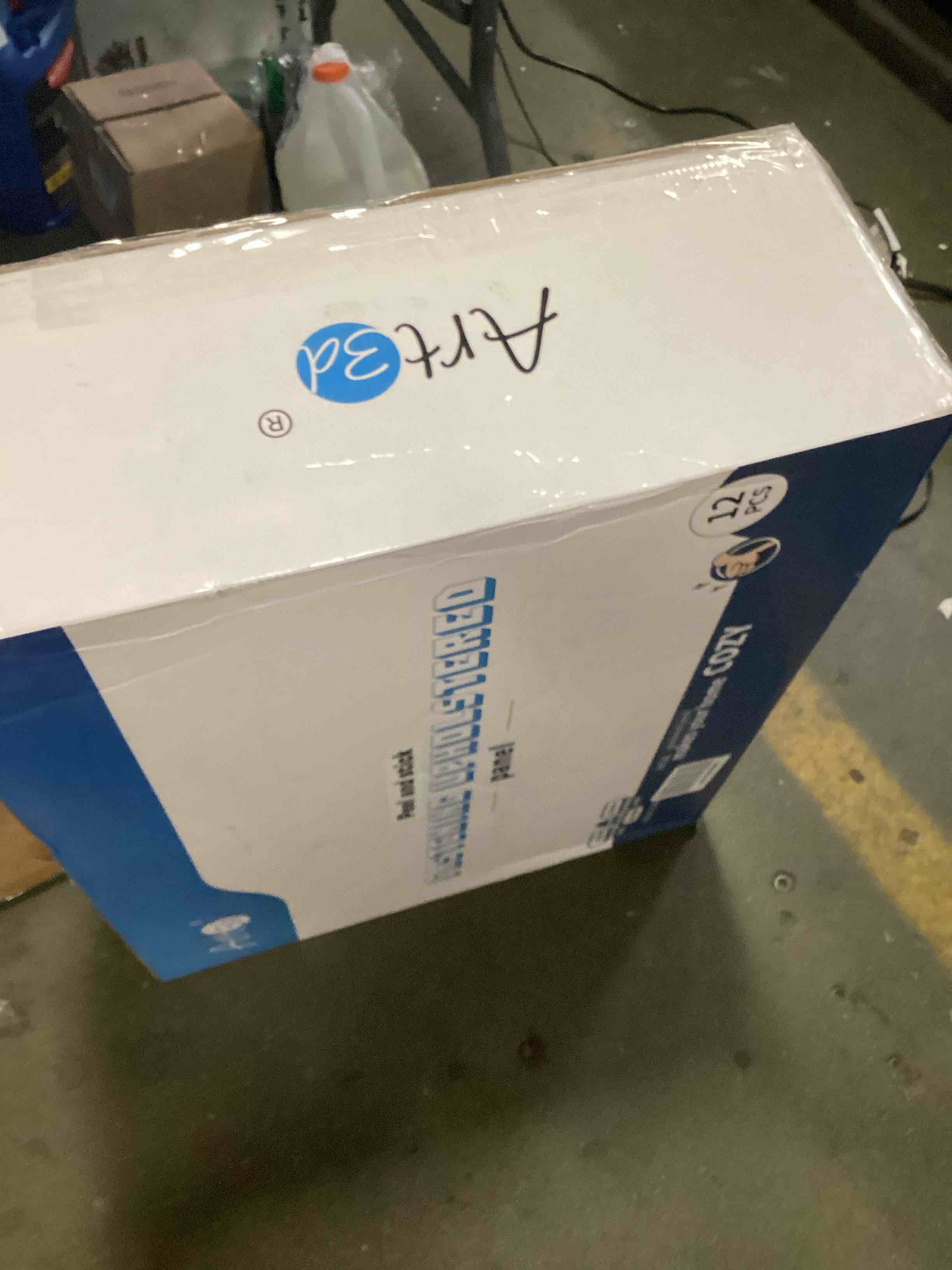 https://s3.amazonaws.com/lotting-images-prod/bidfta/RED6864170_1721057797223.jpeg