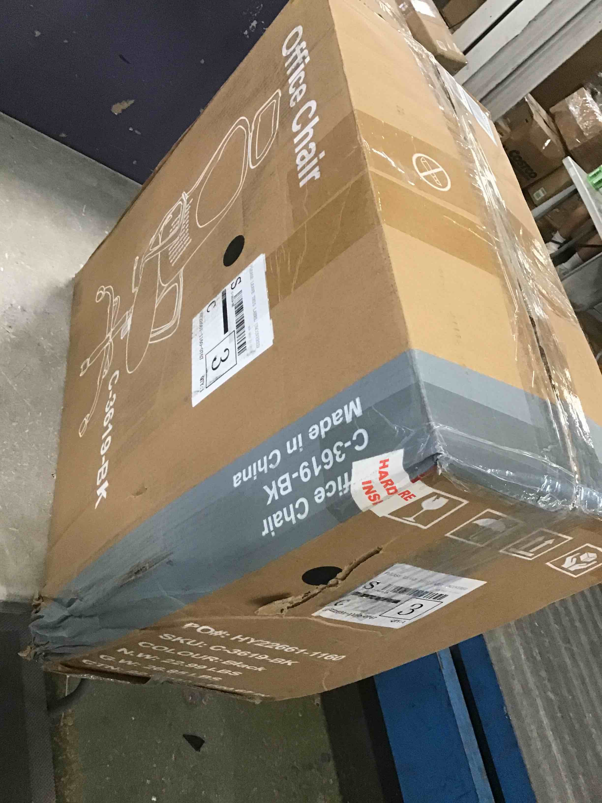 https://s3.amazonaws.com/lotting-images-prod/bidfta/RED6865650_1720725539867.jpeg