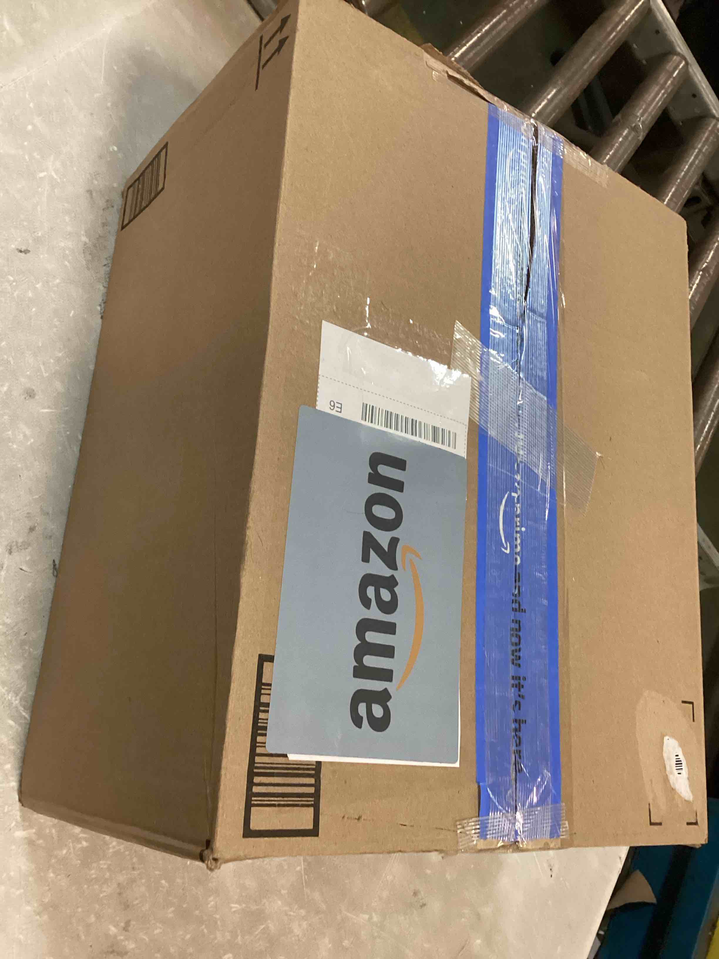 https://s3.amazonaws.com/lotting-images-prod/bidfta/RED6866240_1721704834175.jpeg