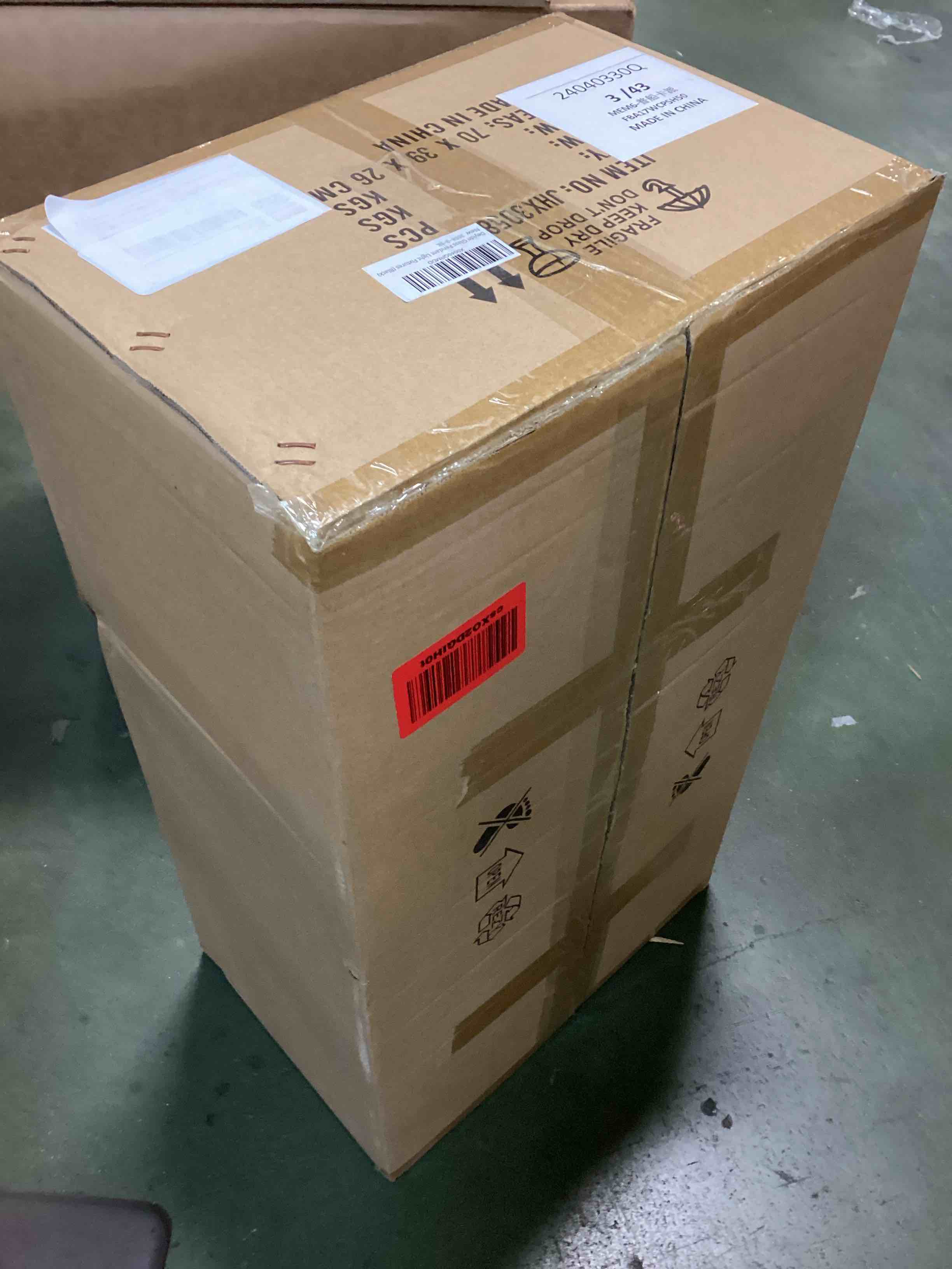 https://s3.amazonaws.com/lotting-images-prod/bidfta/RED6866249_1721706047502.jpeg