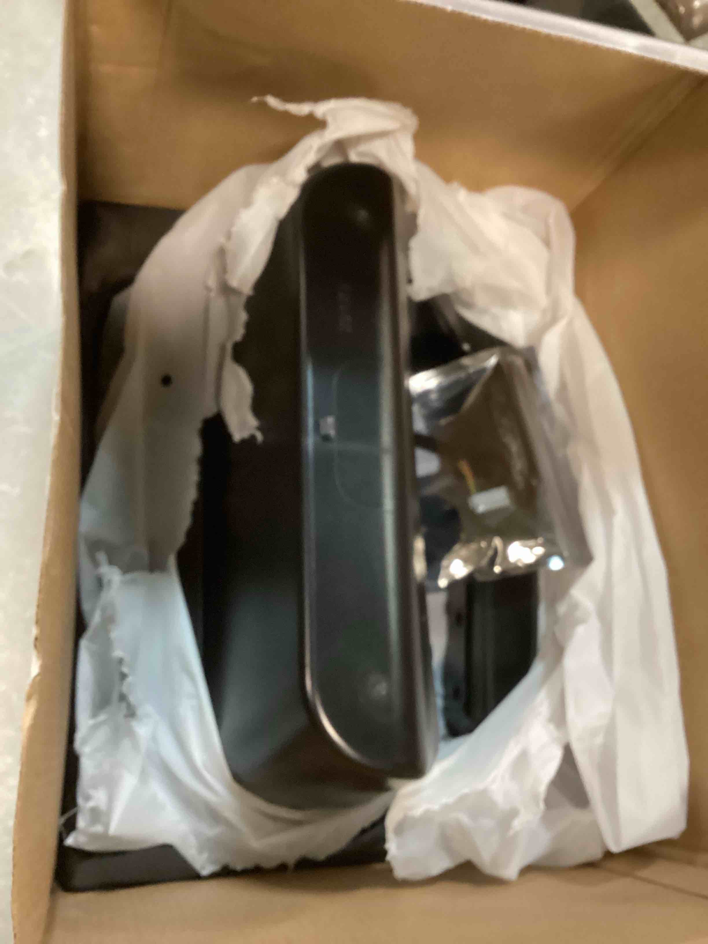 https://s3.amazonaws.com/lotting-images-prod/bidfta/RED6866268_1721709382391.jpeg