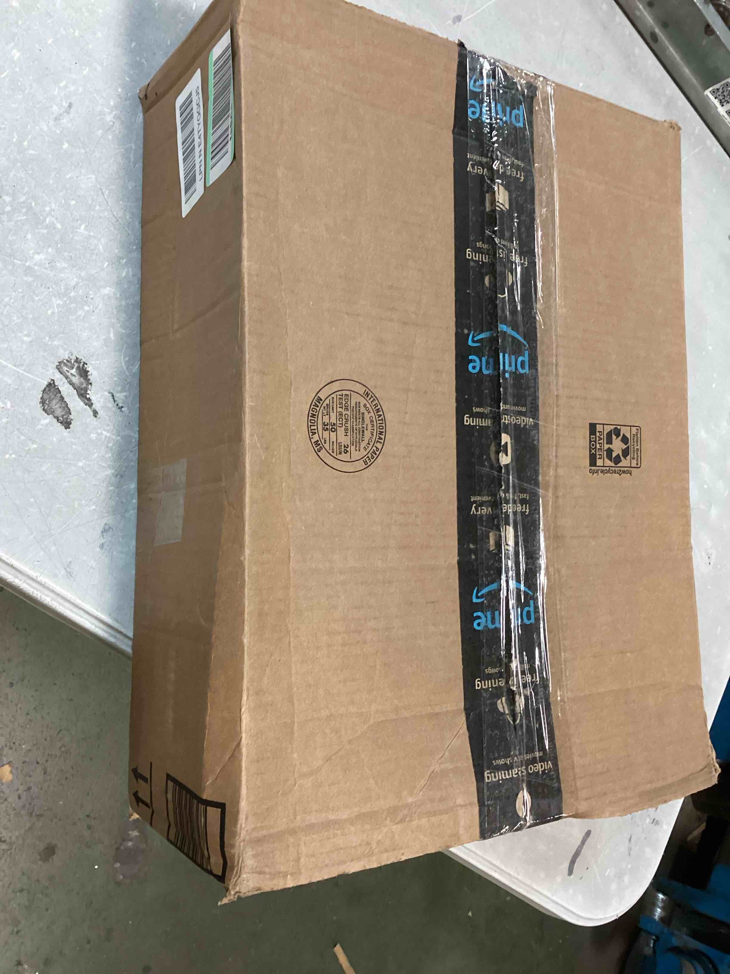 https://s3.amazonaws.com/lotting-images-prod/bidfta/RED6866275_1721710226218.jpeg