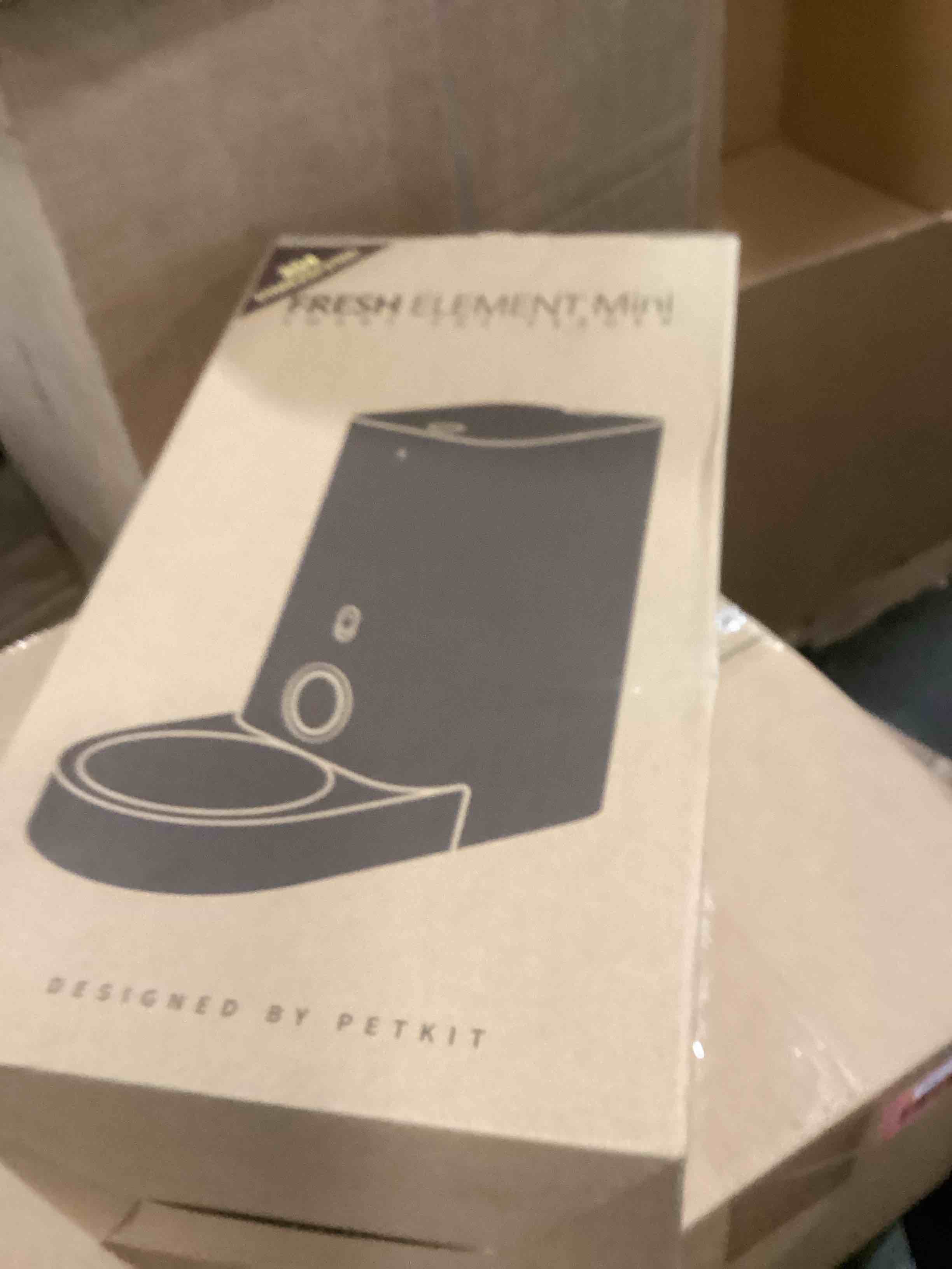 https://s3.amazonaws.com/lotting-images-prod/bidfta/RED6866477_1722256712957.jpeg