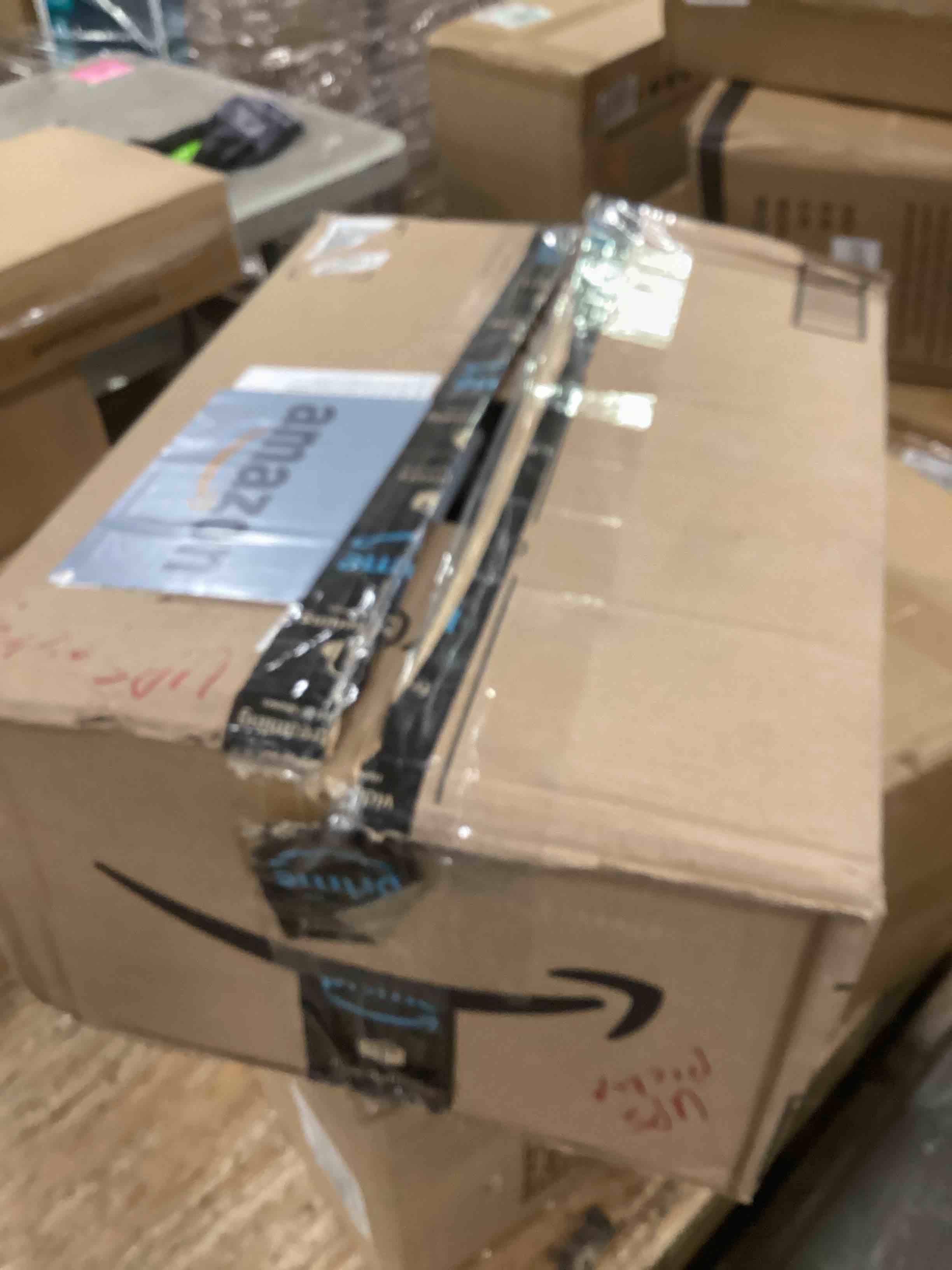 https://s3.amazonaws.com/lotting-images-prod/bidfta/RED6866513_1722261597963.jpeg