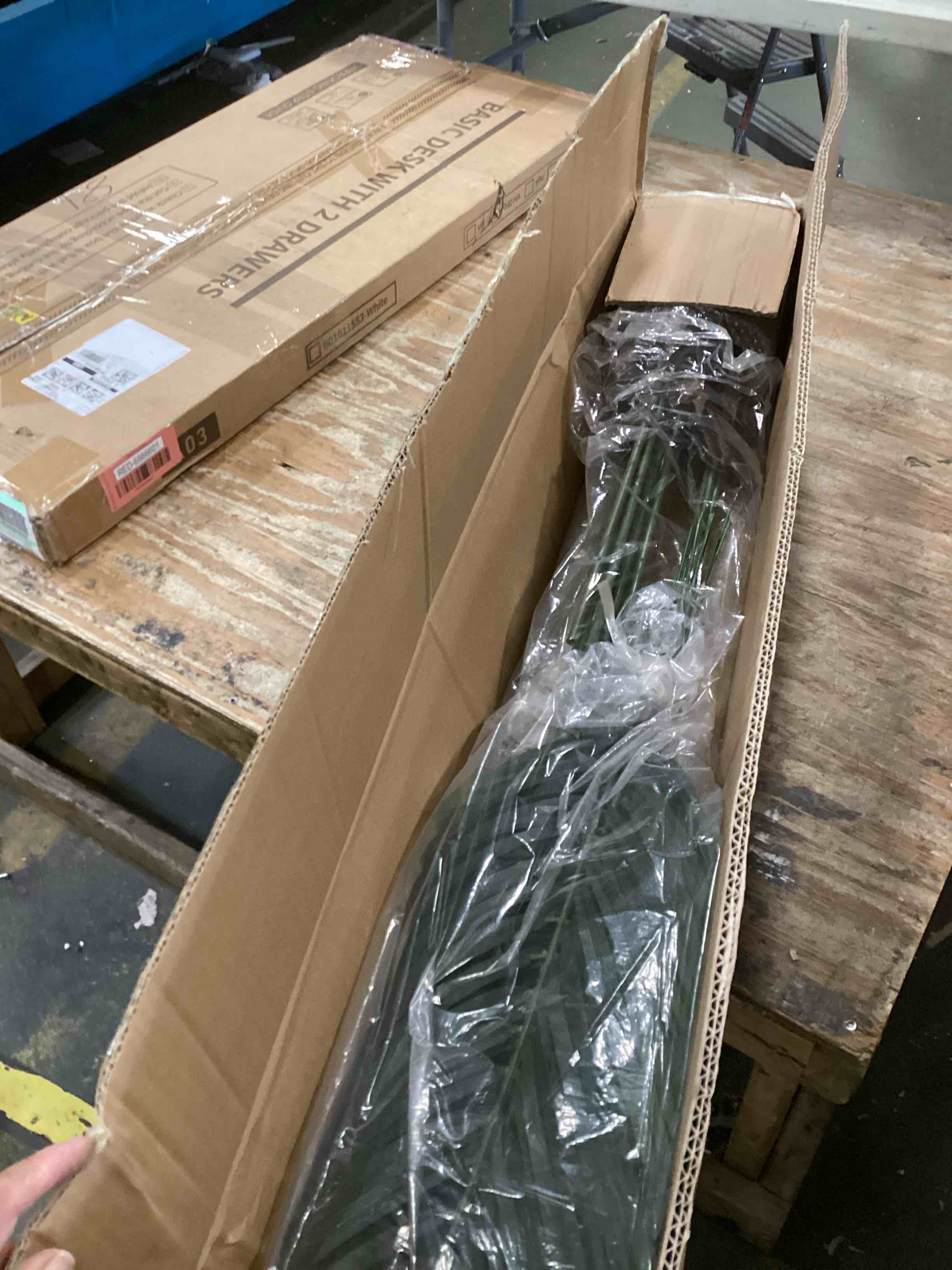 https://s3.amazonaws.com/lotting-images-prod/bidfta/RED6866604_1722277878977.jpeg